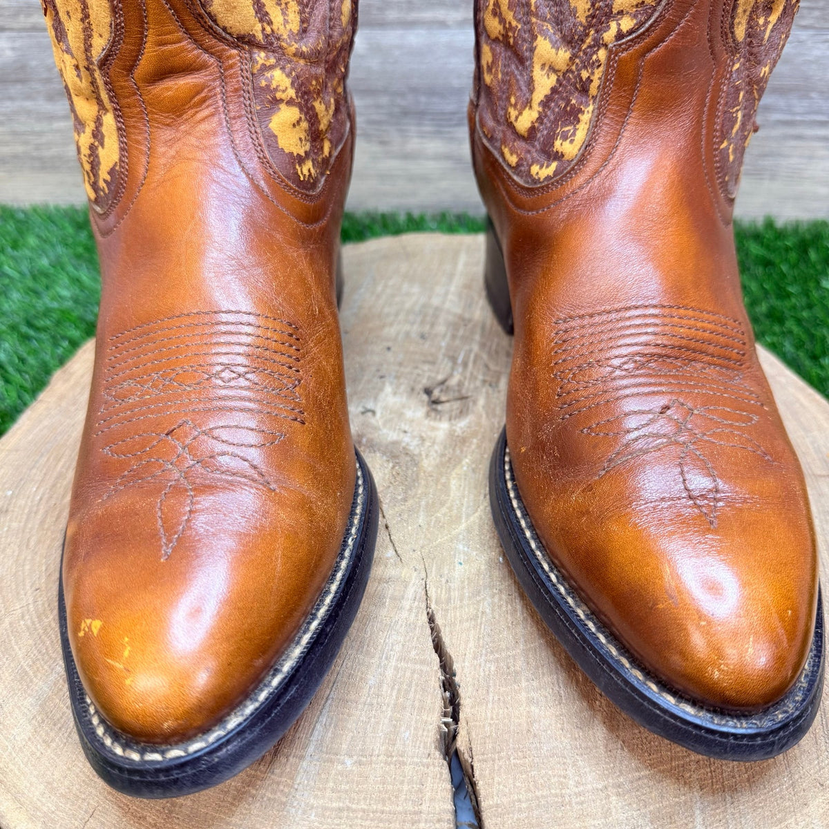 Levi’s Men - Size 10.5M - Vintage Tan Western Cowboy Boots 04782