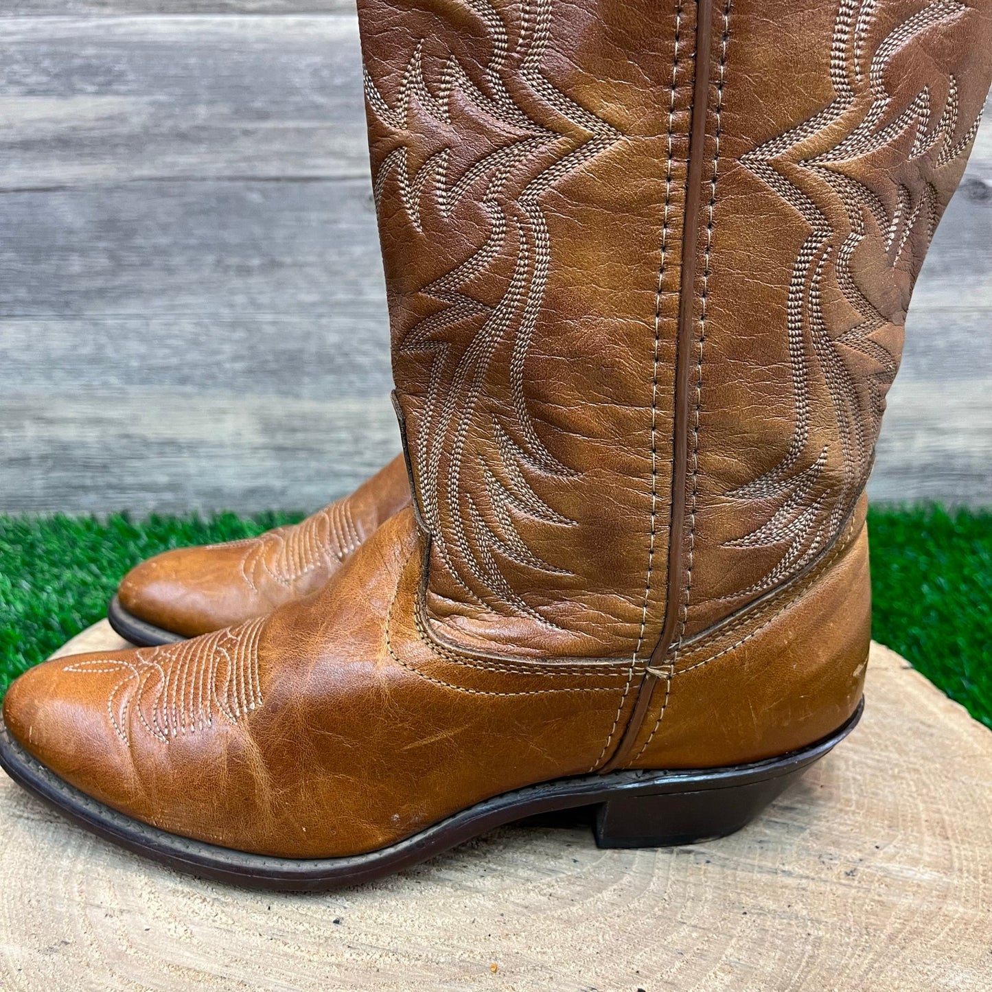 Laredo Women - Size 6.5M - Vintage Tan Cowboy Boots Style 41404