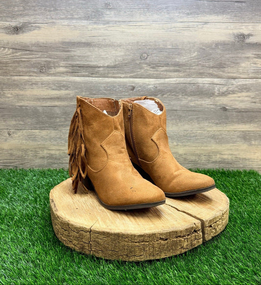 True Craft Women - Size 8M - Tan Fringe Faux Suede Ankle Boots Wesley