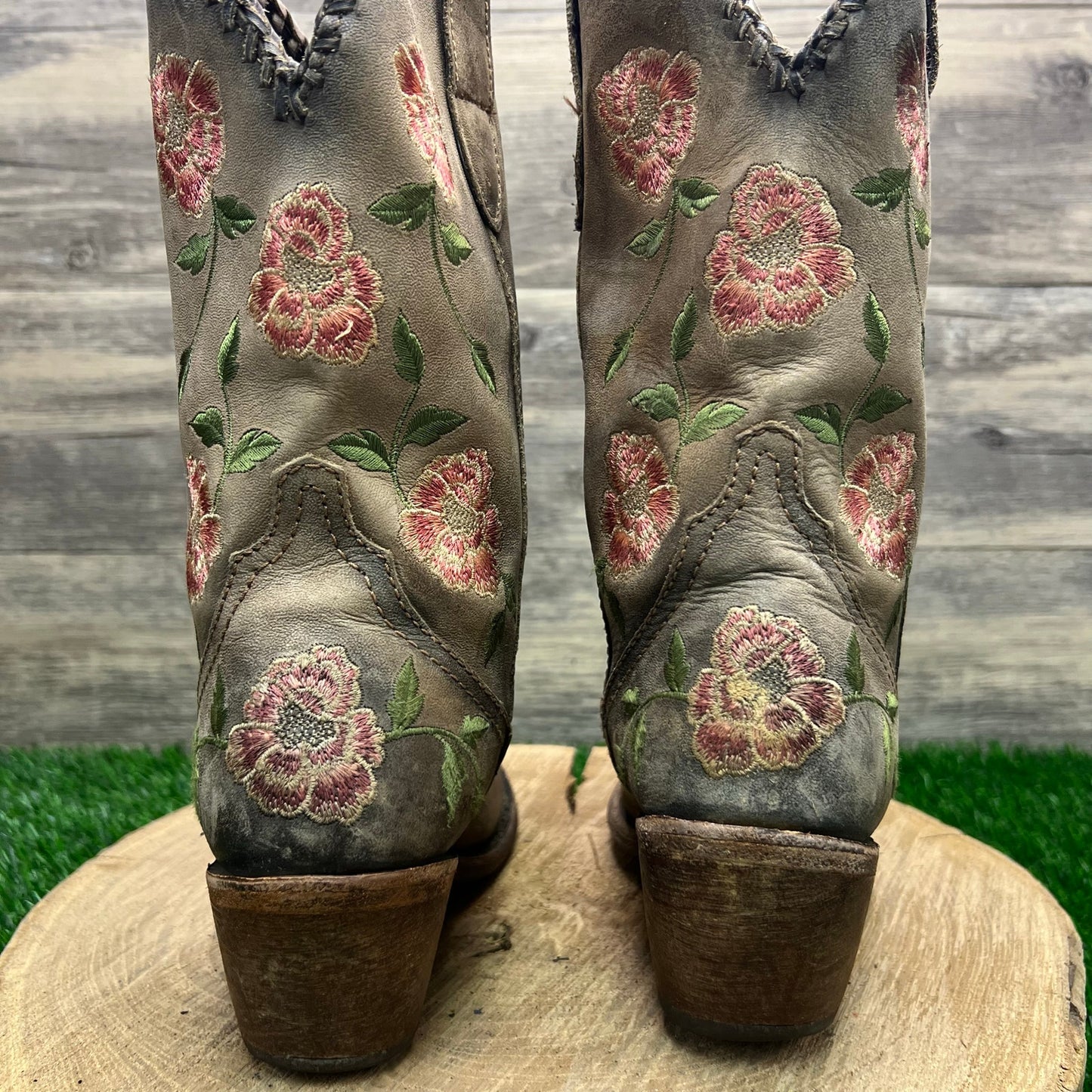 Liberty Black Women - Size 6 - Distressed Brown Nina Rose Cowboy Boots