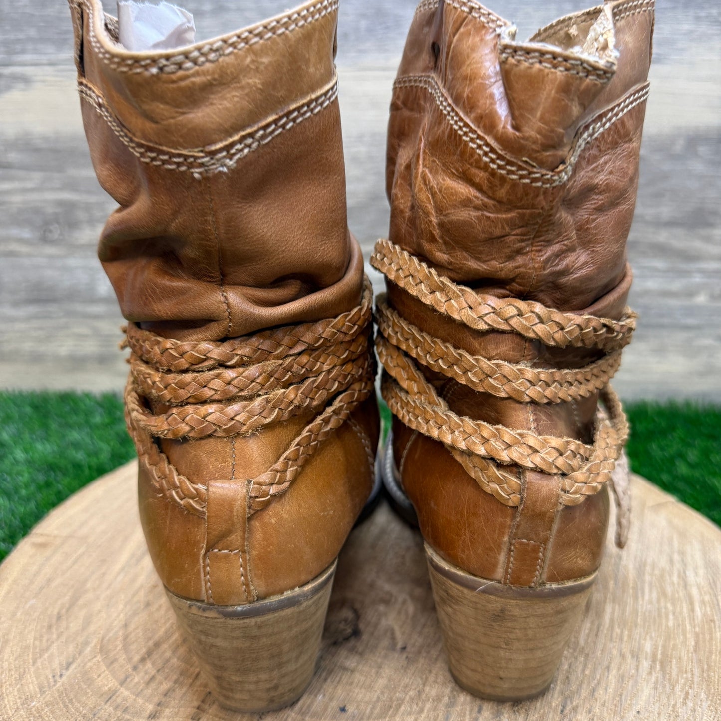 Dingo Women - Size 7M - Tan Strappy Ankle Boots Style DI662