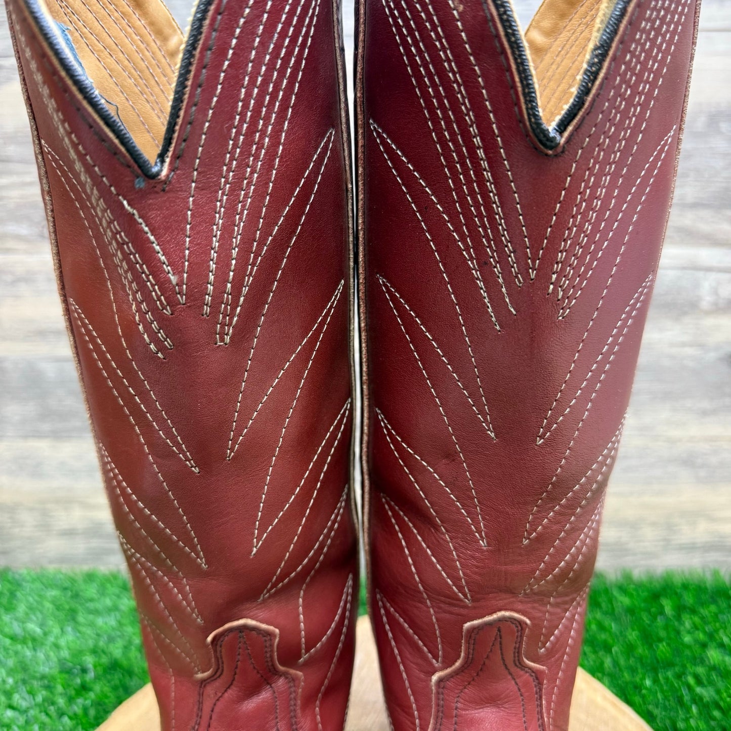 Unknown Women - Size 6R - Vintage Maroon Tall Shaft Cowboy Boots Style 1408