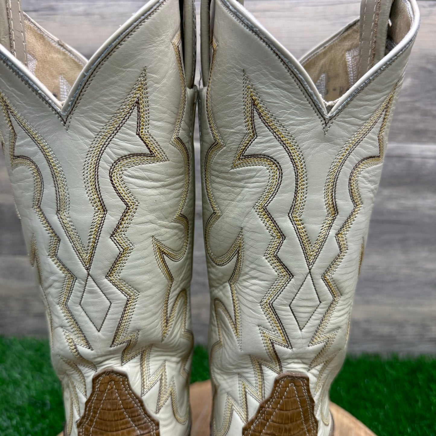 Tony Lama Women - Size 6.5B - Vintage Tan/Cream Lizard Cowboy Boots Style 01453