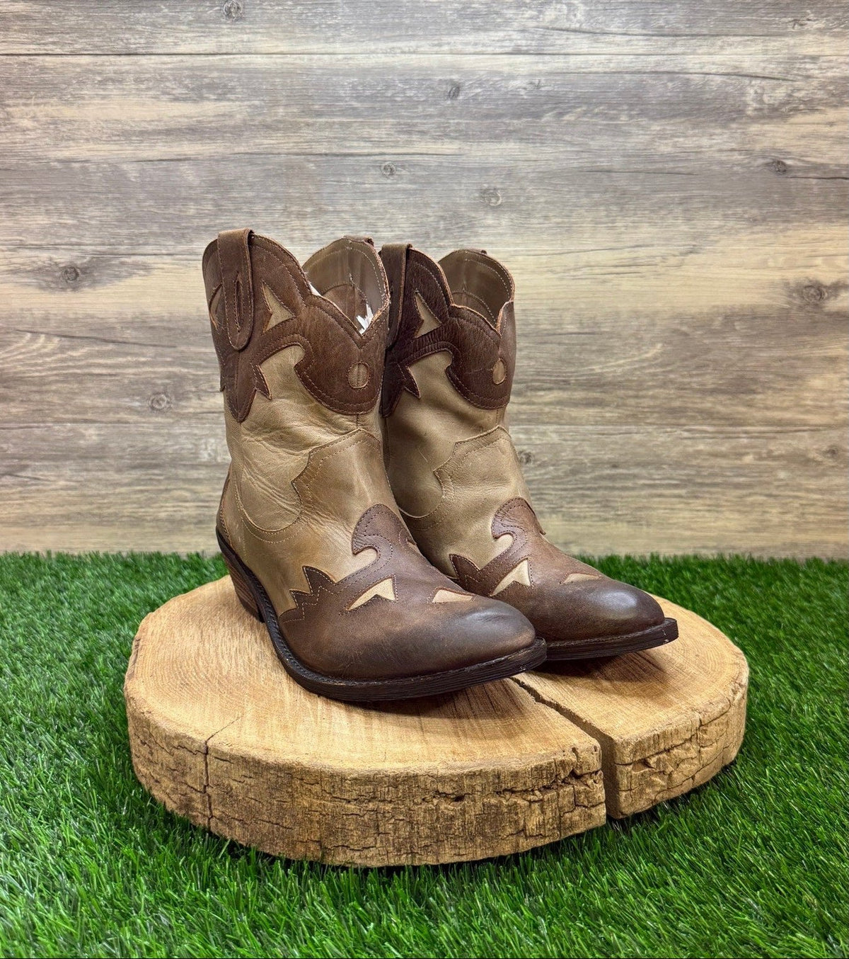 Reba Women - Size 8M - Beige/Brown Ankle Cowboy Boots