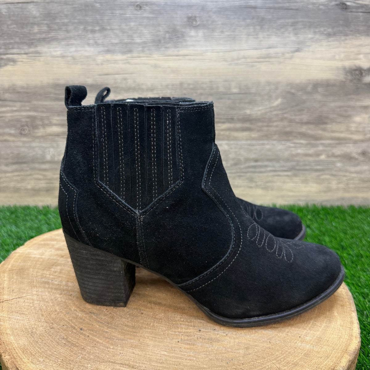 Franco Women - Size 8 - Black Faux Suede Ankle Style Fortini