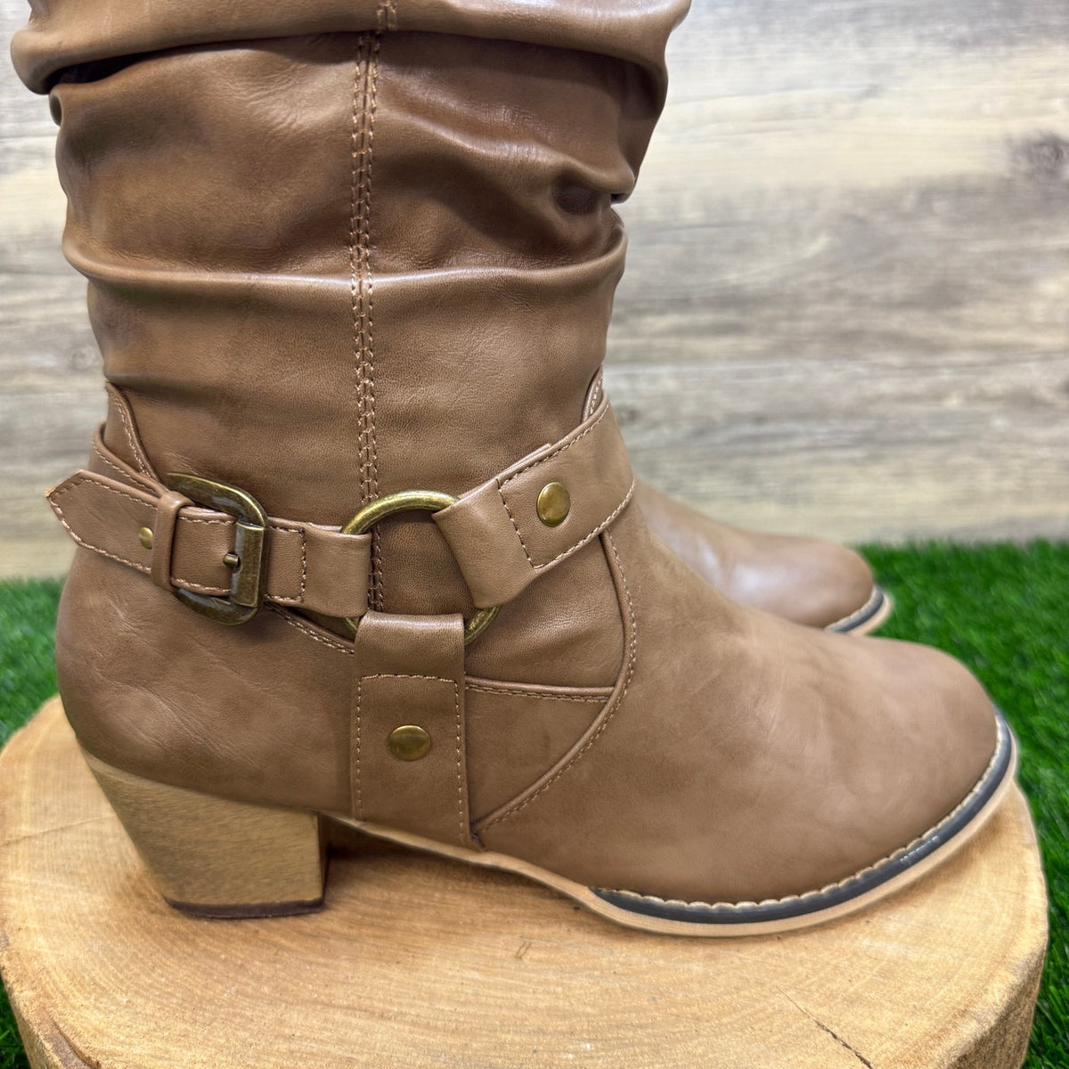 Refresh Women - Size 10 - Beige Slouch Buckle Faux Leather Boots Style Wild