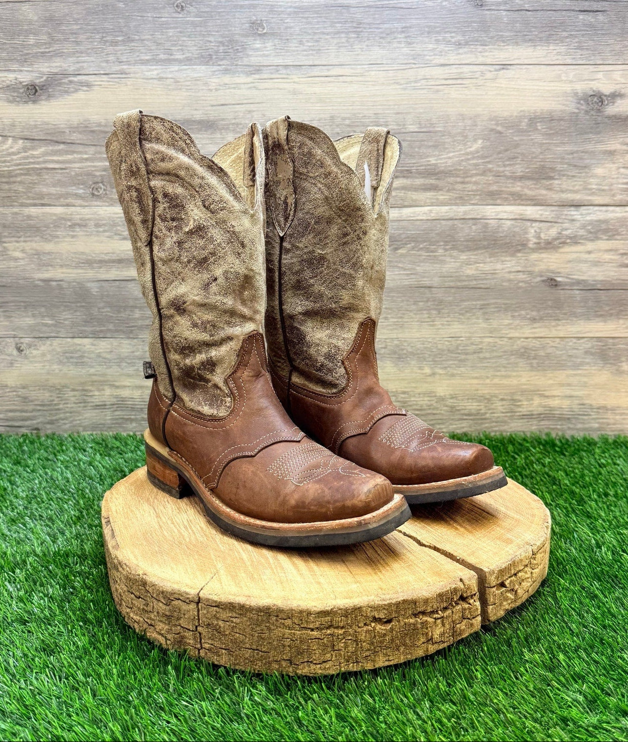 Eduardo’s Women - Size 6 - Brown Snip Toe Cowboy Boots 495