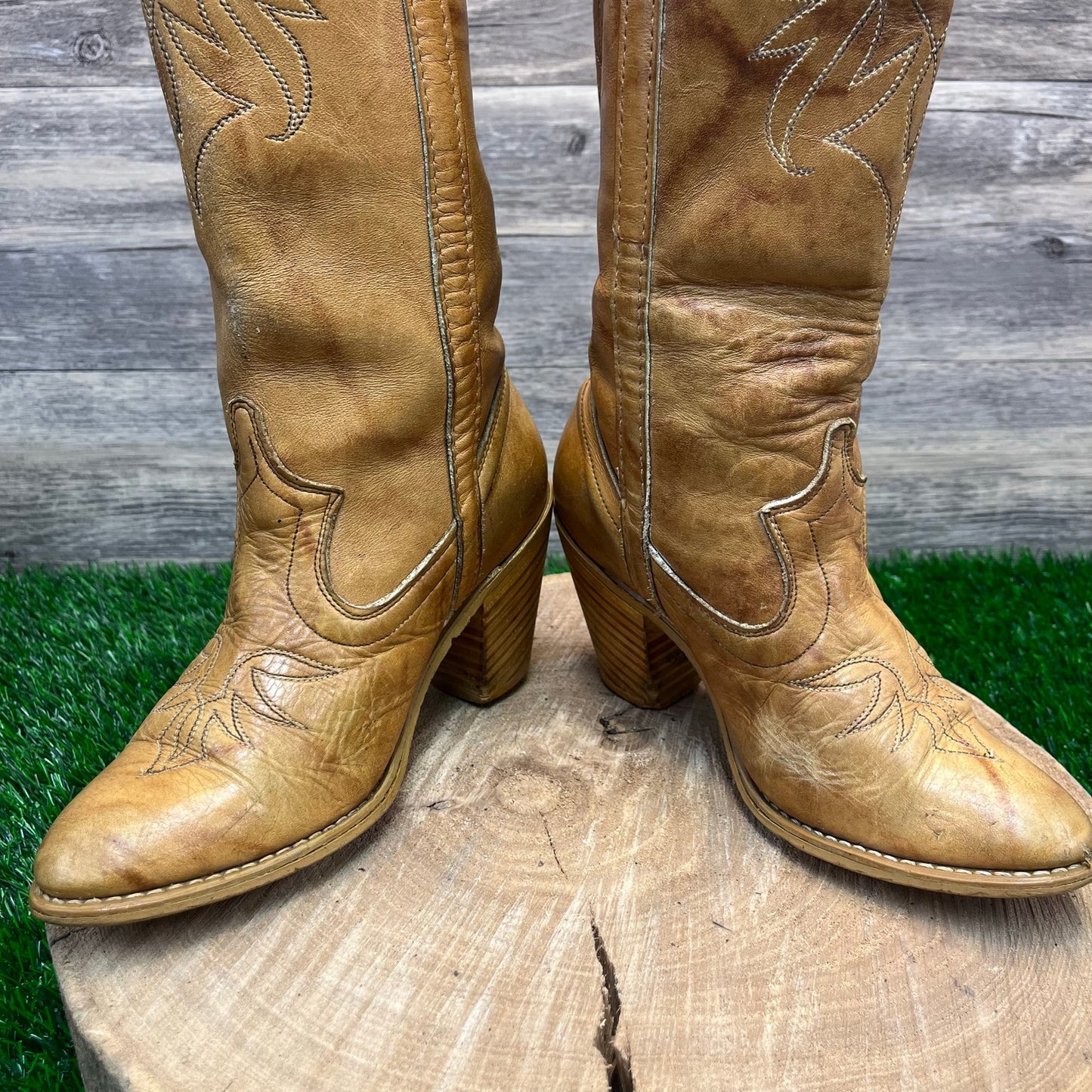 Dingo Women - Size 5 - Vintage Marbled Tan Cowboy Boots Style 334