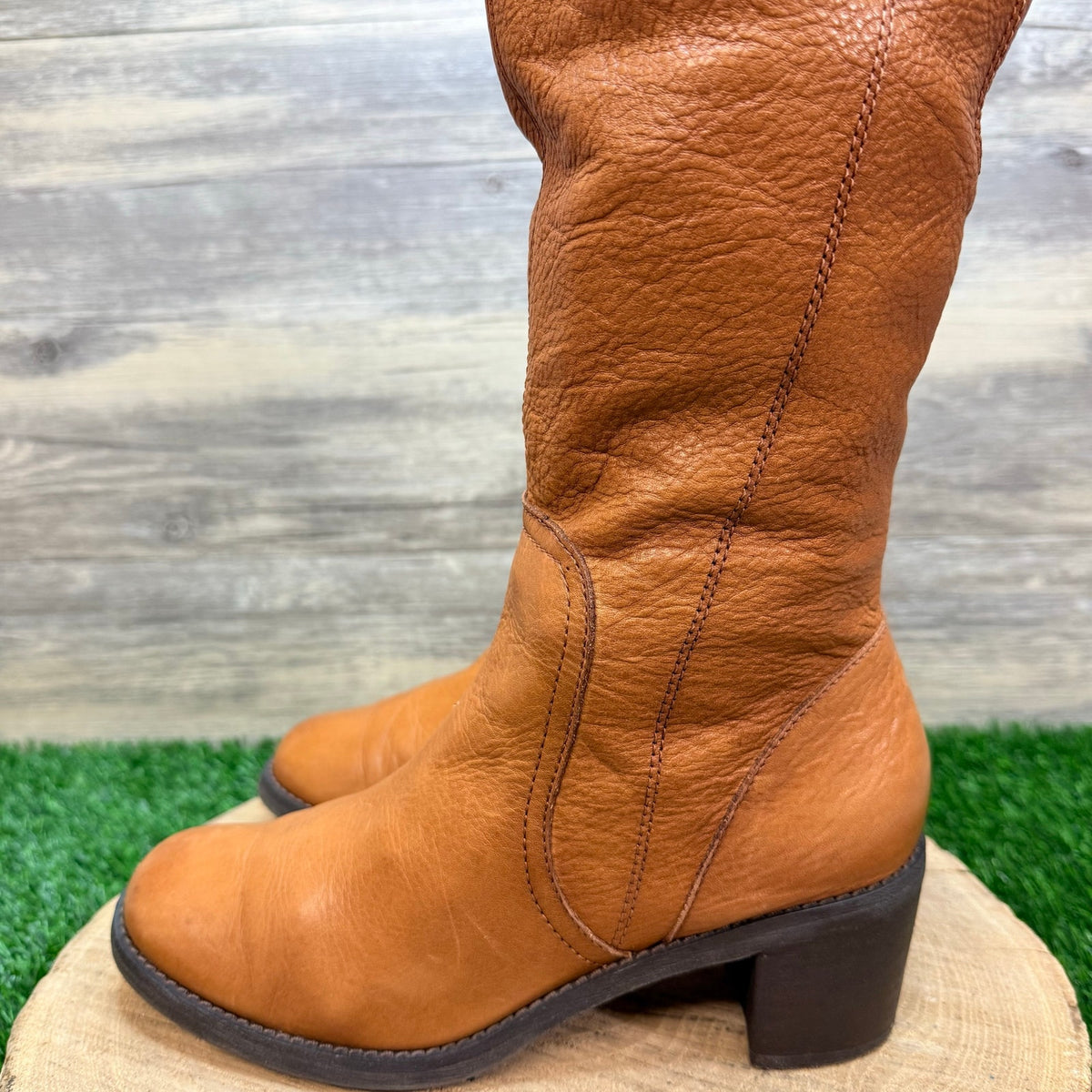 Unknown Women - Size 8.5M - Cognac Leather Zipper Boots 1221