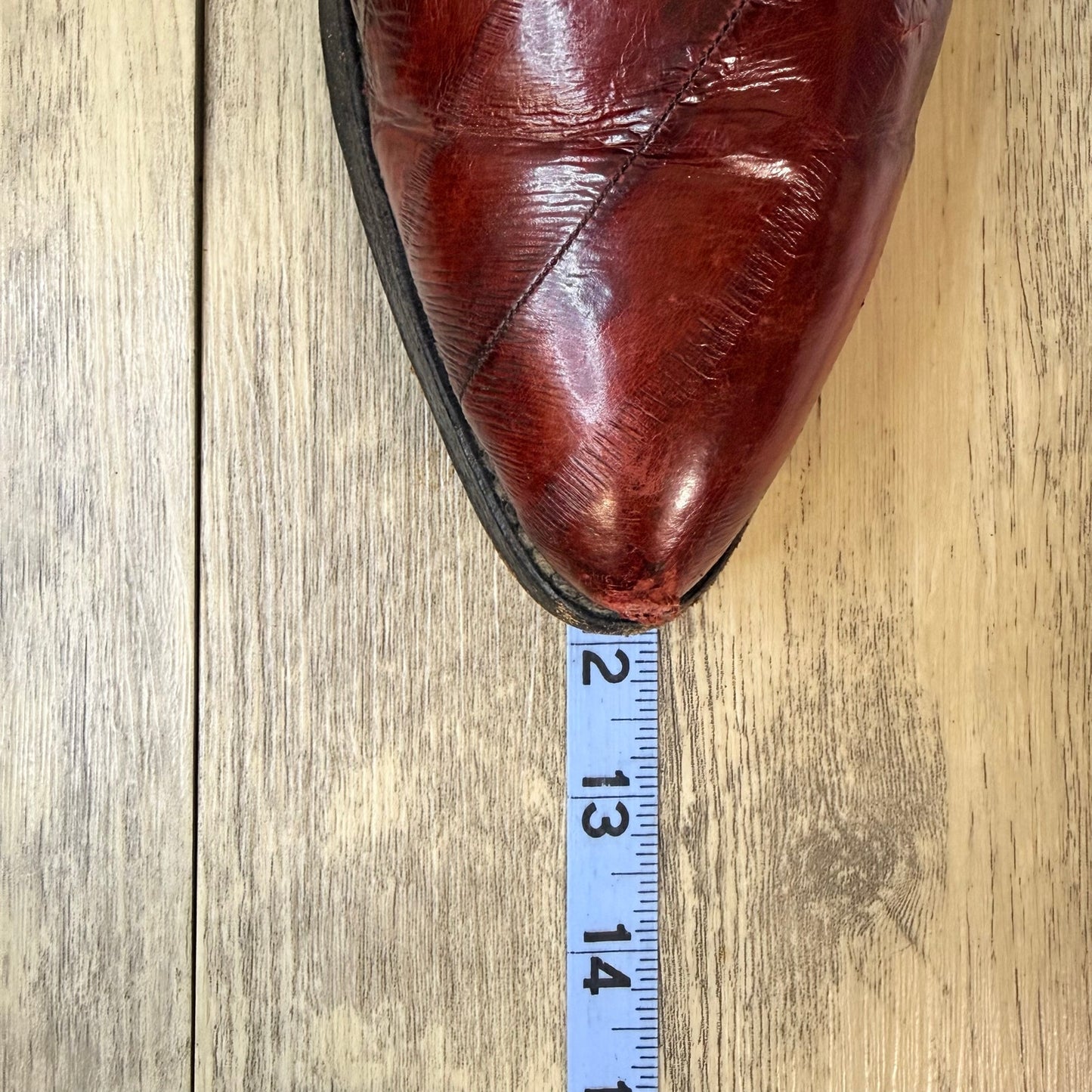 Justin Men - Size 9D / Red Glossy Eel Skin Cowboy Boors J31180