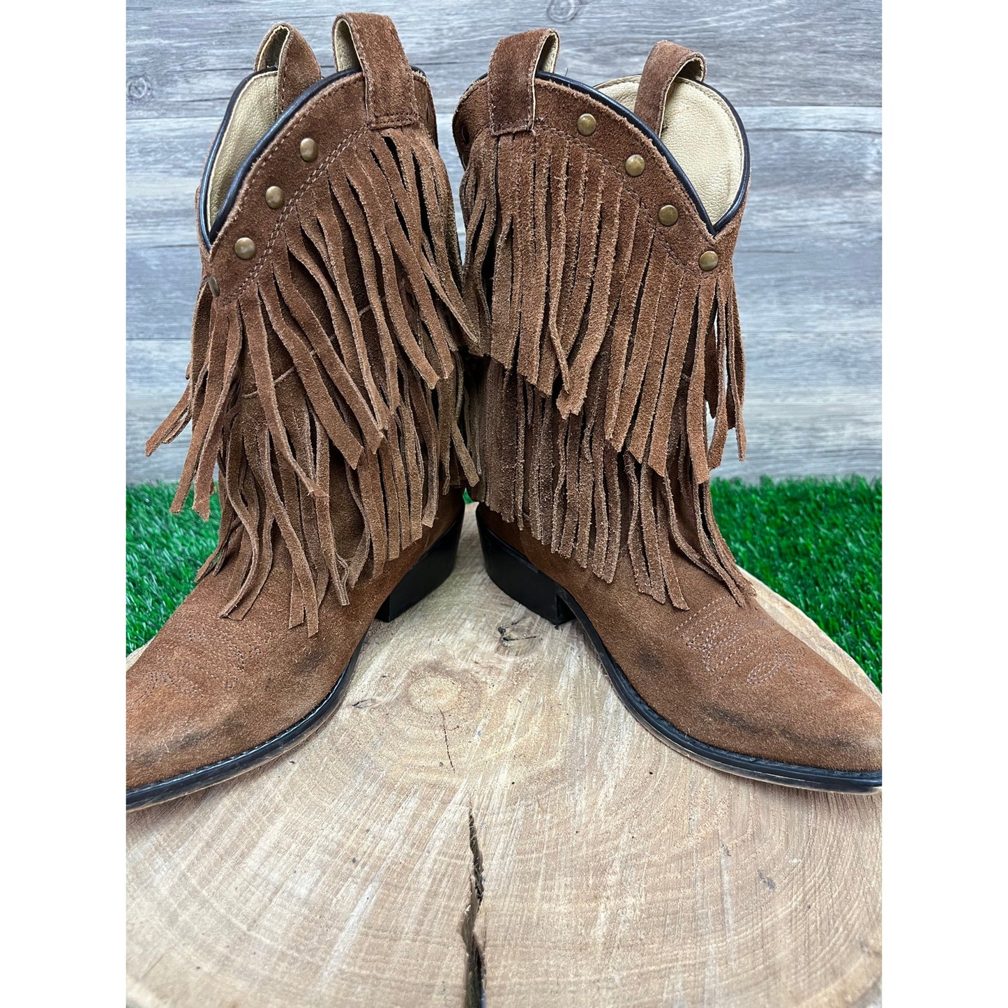 Shyanne Youth - Size 2D - Tan Suede Fringe Snip Toe Cowboy Boots Style 43514C