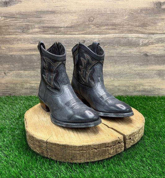 Ariat Women - Size 7B - Blue / Gray Unbridled Ankle Zipper Boots 10007965