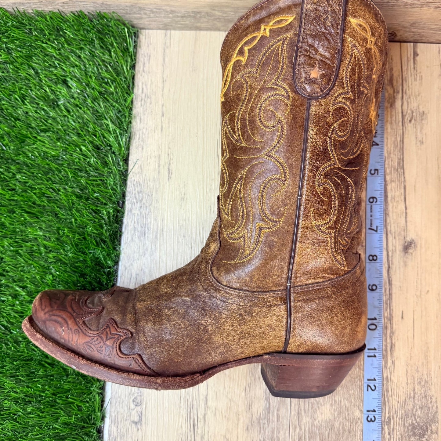 Tony Lama Women - Size 6.5B - Distressed Brown Santa Fe Tip Cowboy Boots VF6004