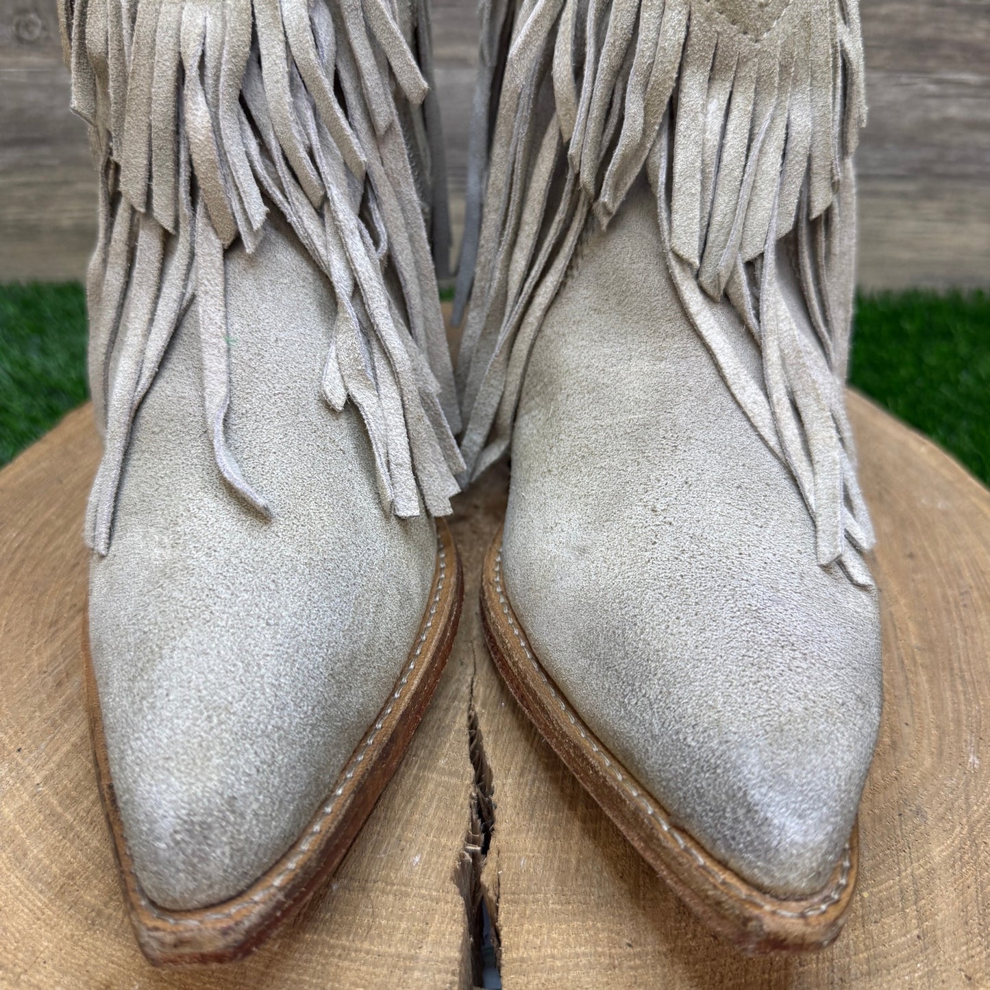 Free People Women - Size 11 - Light Gray Fringe Suede Ankle Boots Style 8391