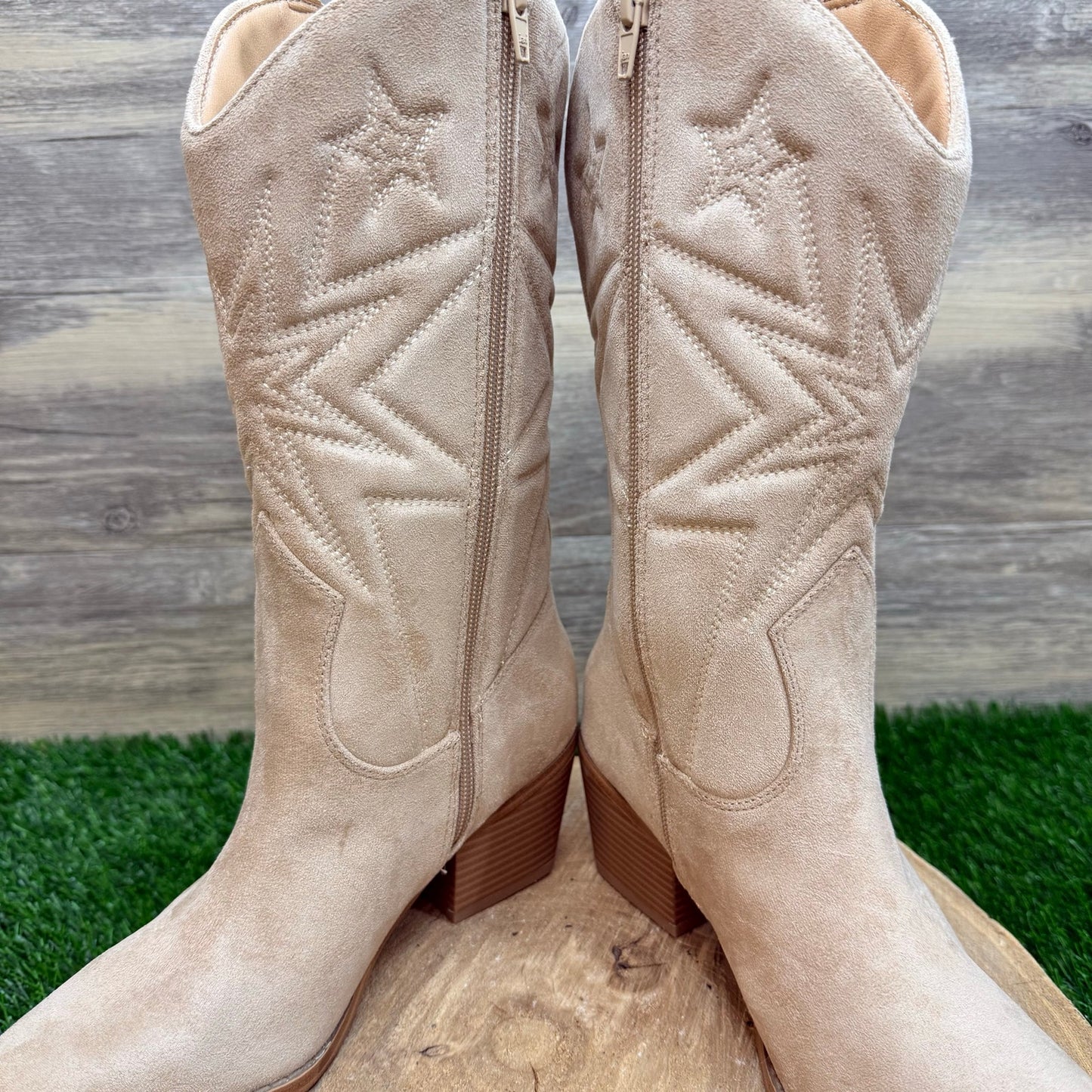 NEW Time and Tru Women - Size 7 - Beige Faux Suede Puff Zipper Cowboy Boots
