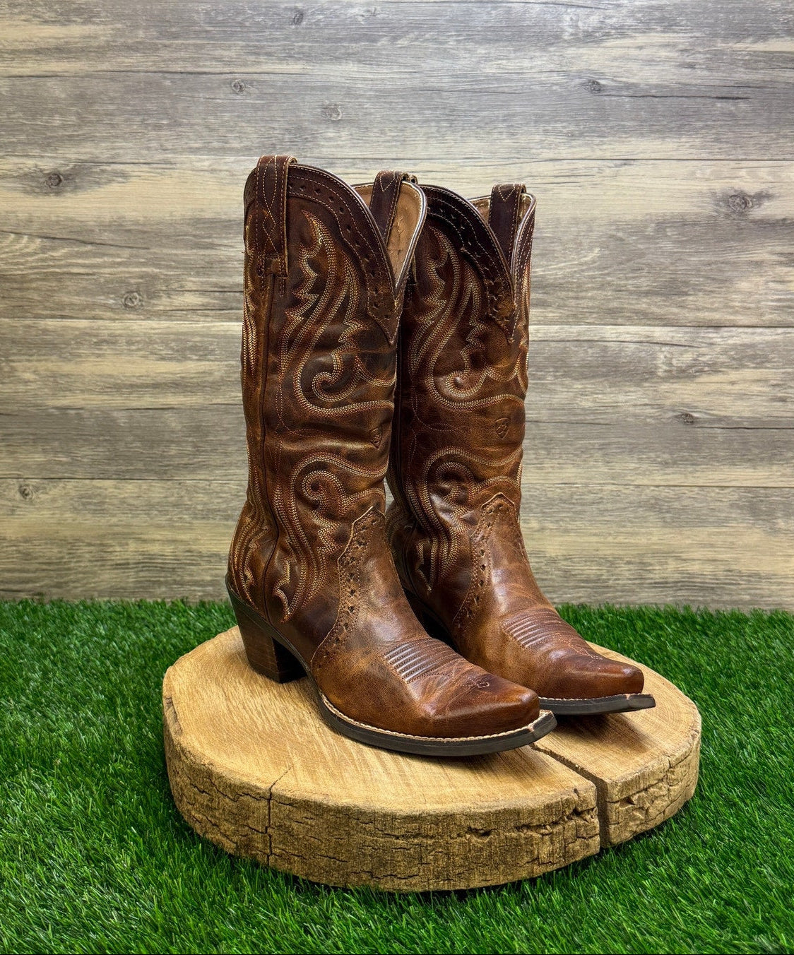 Ariat Women - Size 6B - Brown Heritage Snip Toe Cowboy Boots Style 10005908