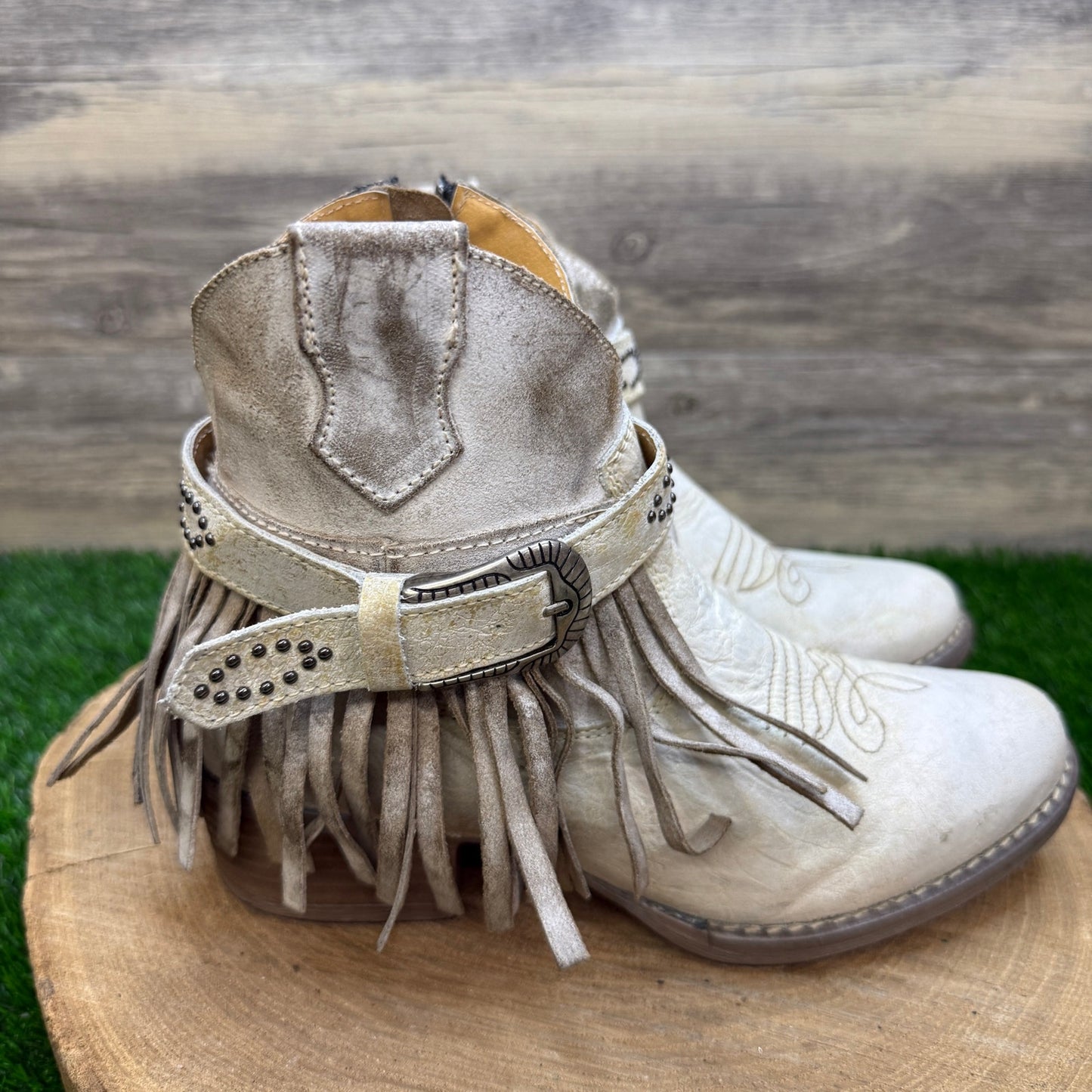 Sterling River Women - Size 7M - Cream Fringe Ankle Zipper Boots Style SR6018