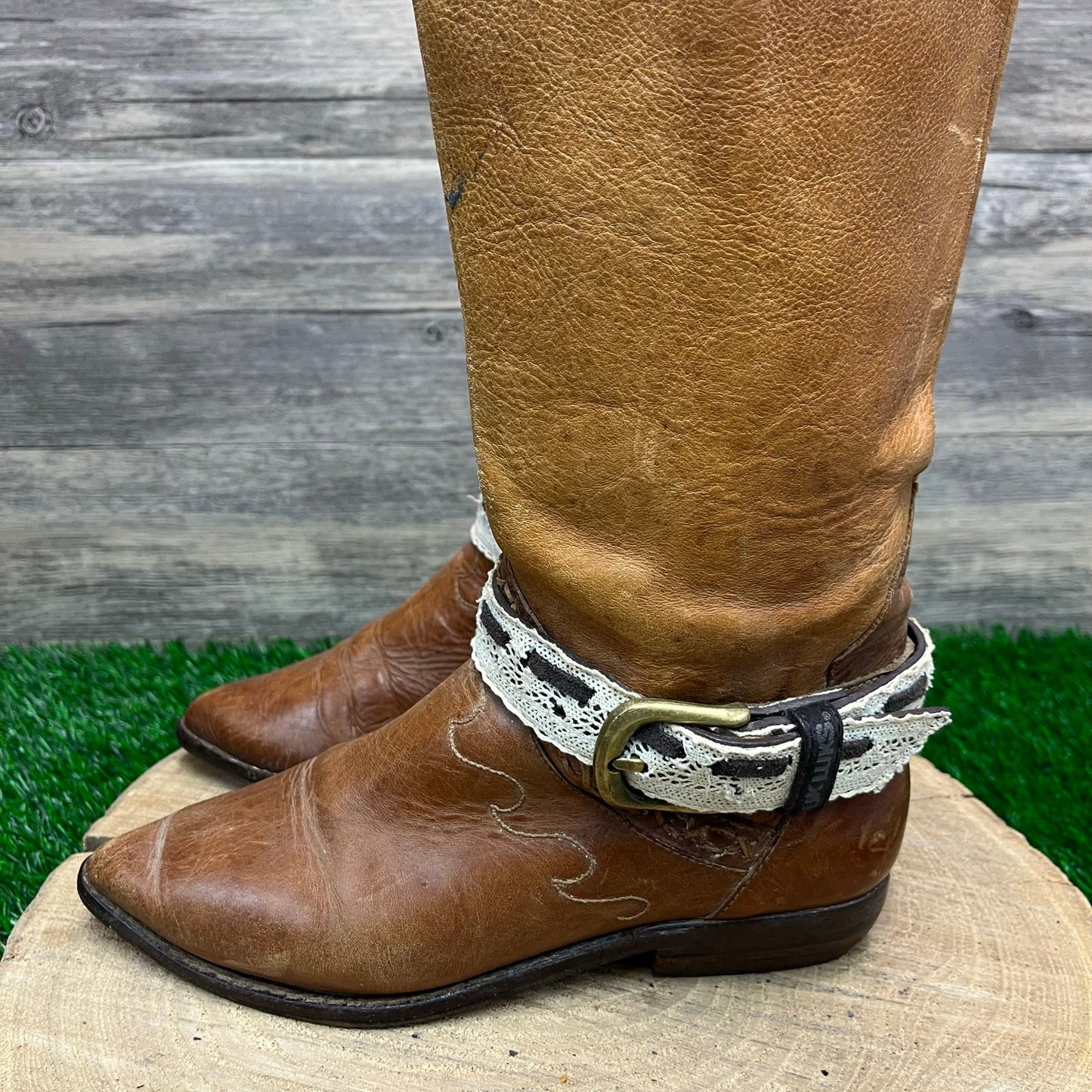 Circle’s Women - Size 6 - Tan Harness Riding Boots