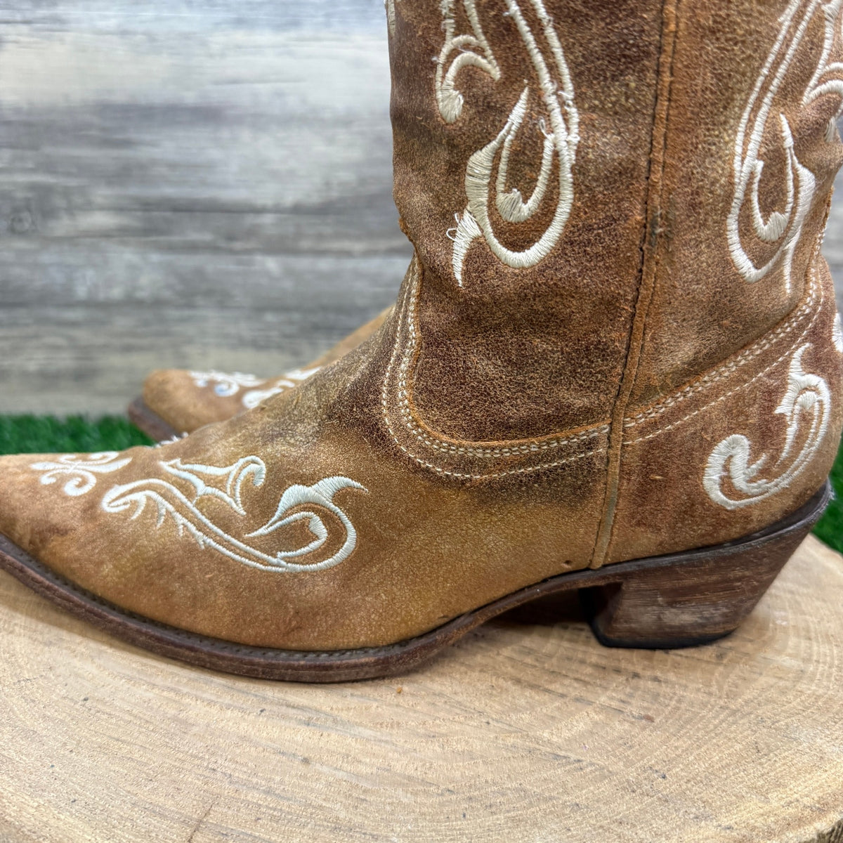 Corral Women - Size 9M - Sand Cortez Embroidered Cowboy Boots Style R1974