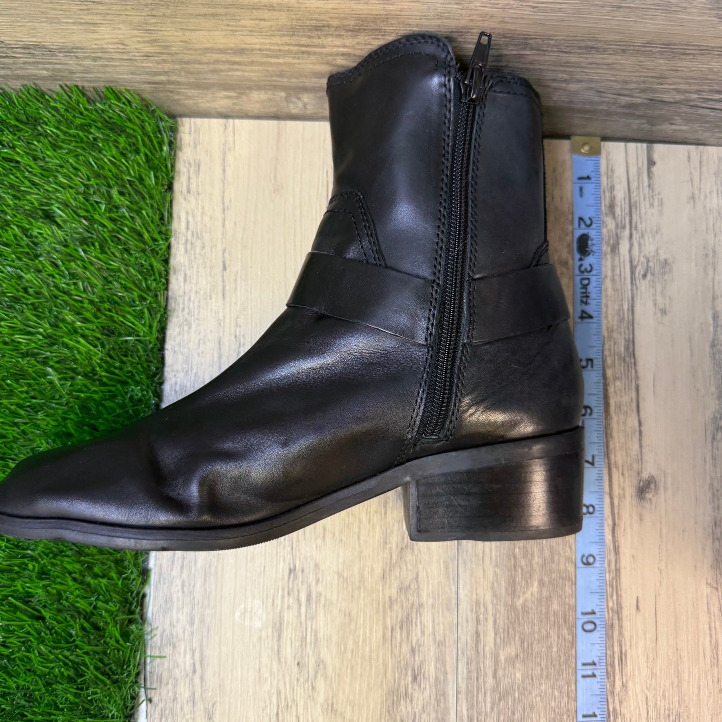Marc Fisher Women - Size 8M - Black Ankle Zipper Boots Style 0719