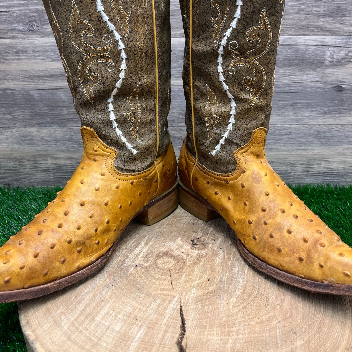 Gran Lider Men - Size 10 - Tan Faux Ostrich Cowboy Boots