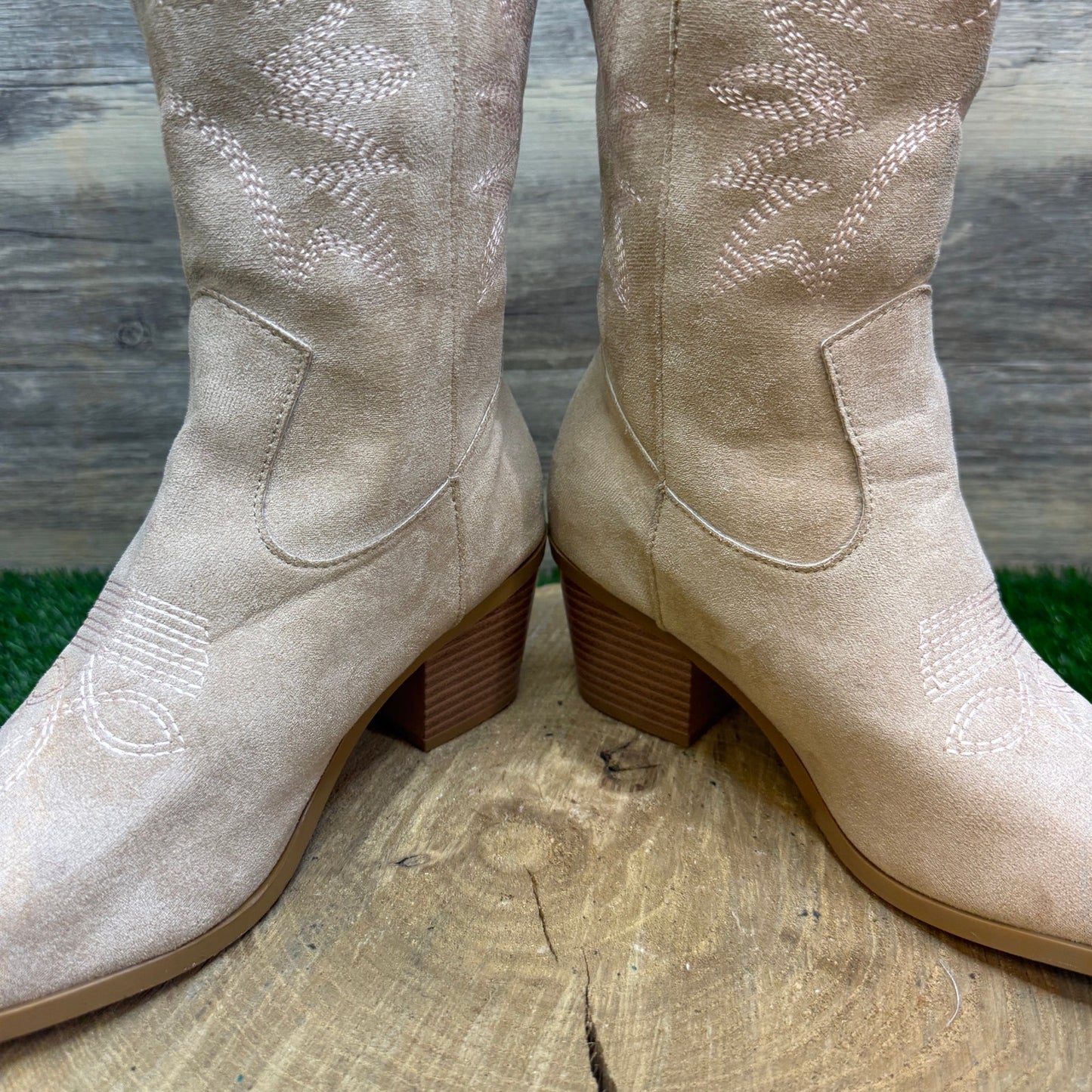 Unknown Women - Size 8 - Bone Flame Faux Suede Boots
