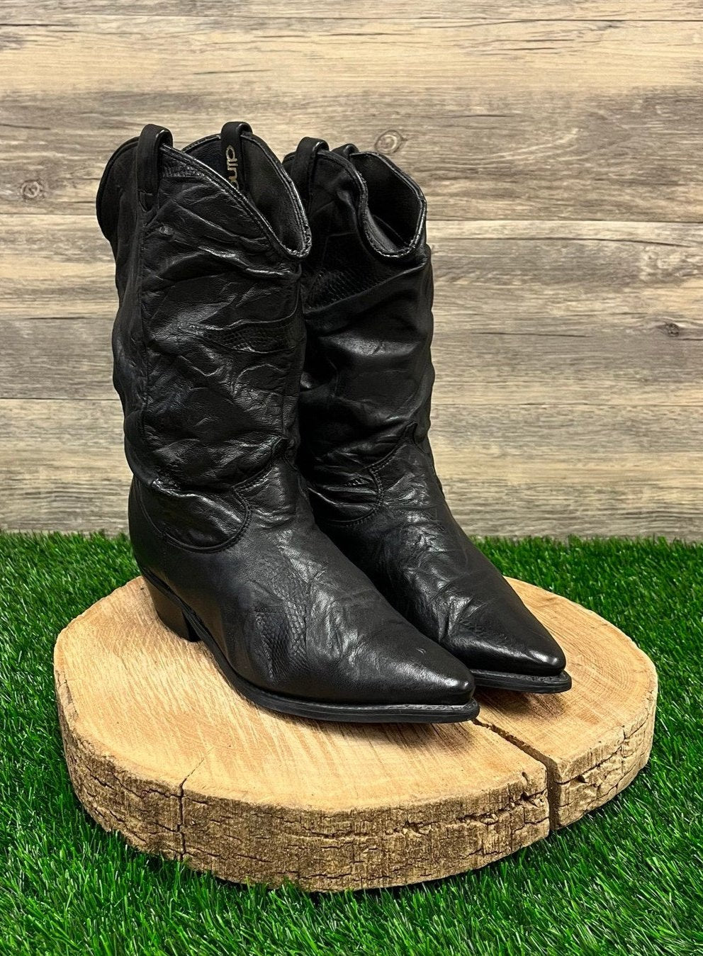 Dingo Women - Size 8M - Vintage Black Soft Leather Slouch Boots Style 5107