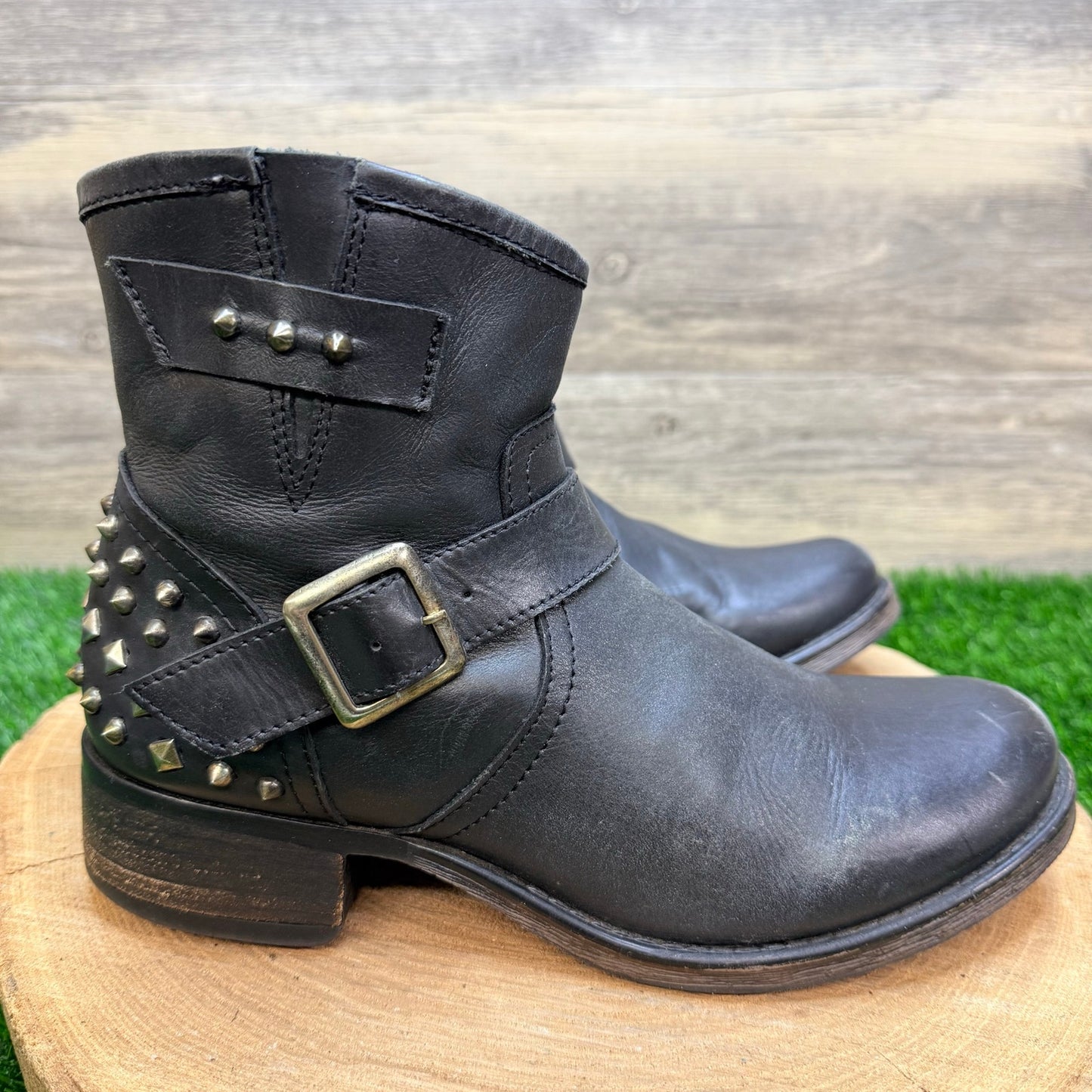 Steve Madden Women - Size 8.5M Black Studded Ankle Boots 951