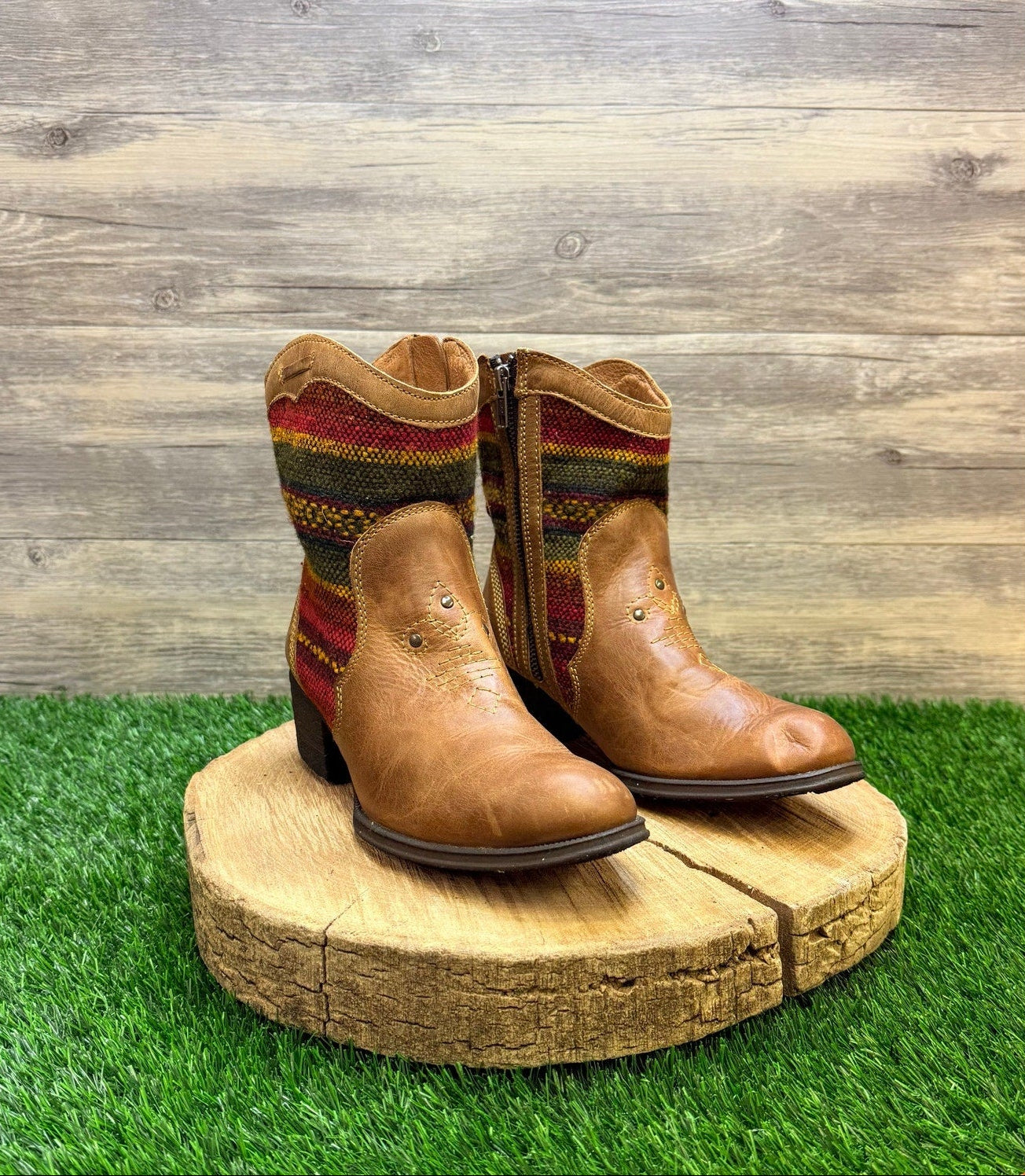 Born Women - Size 6.5 - Tan Tapestry Ankle Zipper Boots MOE3