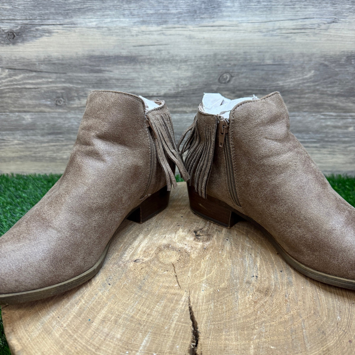 Sugar Women - Size 9.5M - Beige Faux Suede Fringe Ankle Zipper Boots