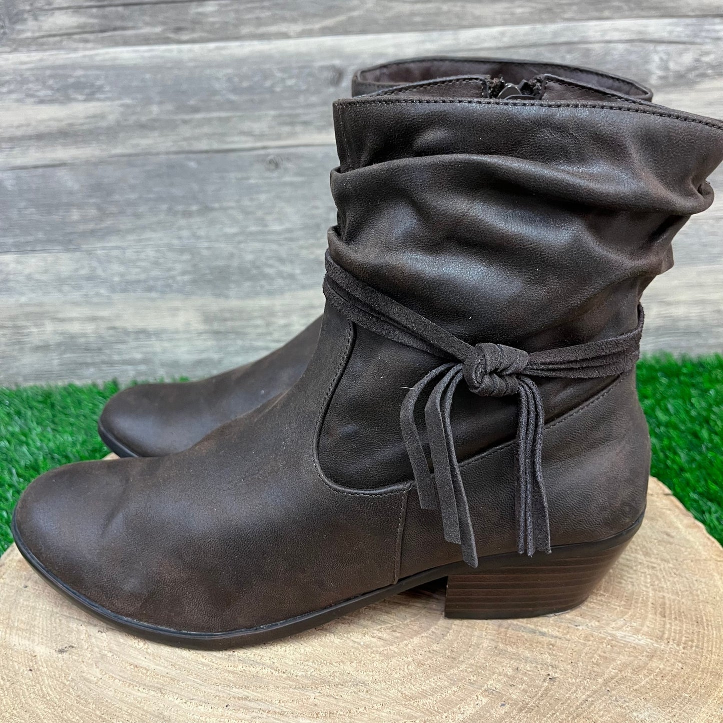 Wear Ever Women - Size 10M - Brown Ankle Zipper Boots