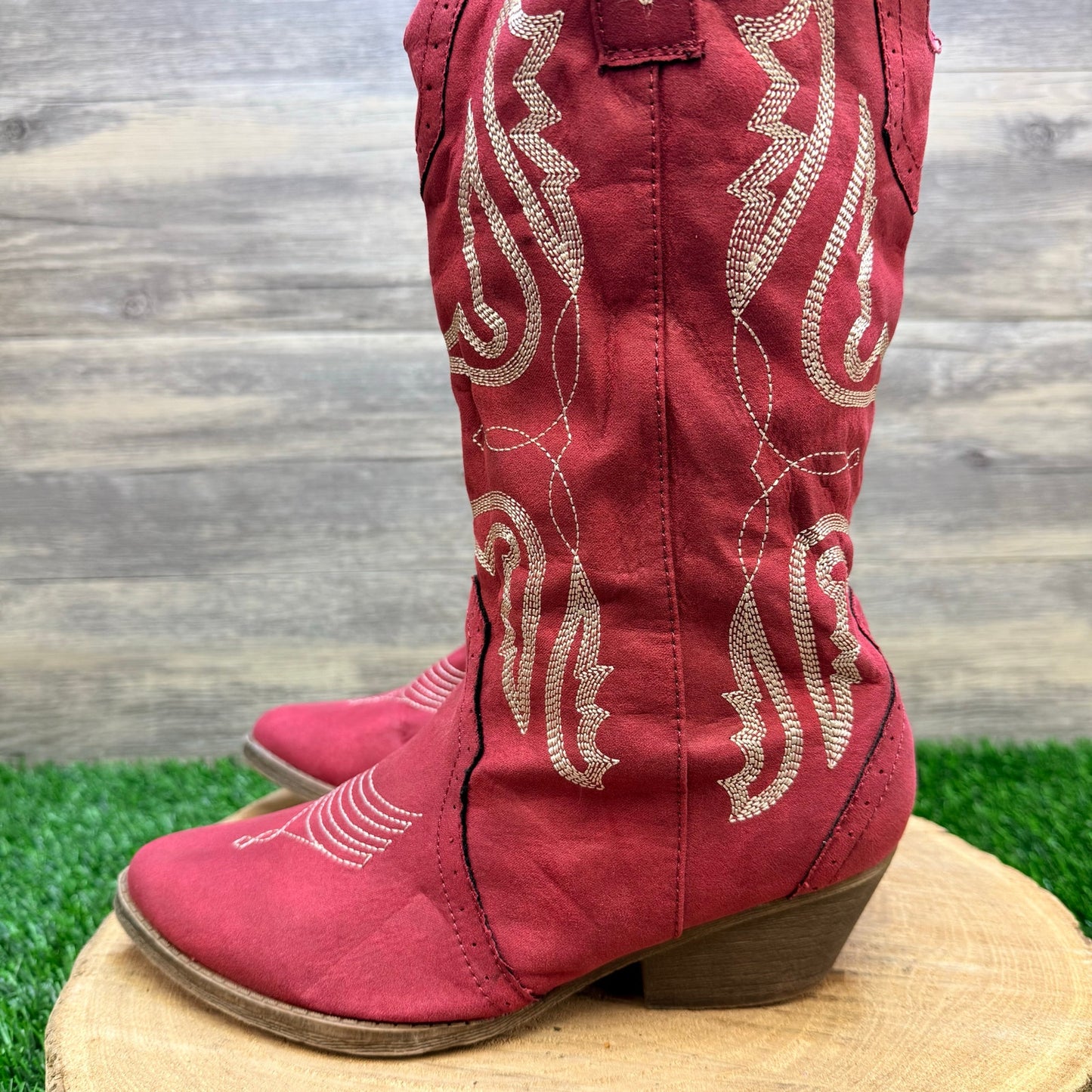 True Craft Women - Size 8M - Soft Faux Leather Cowboy Boots Tammi