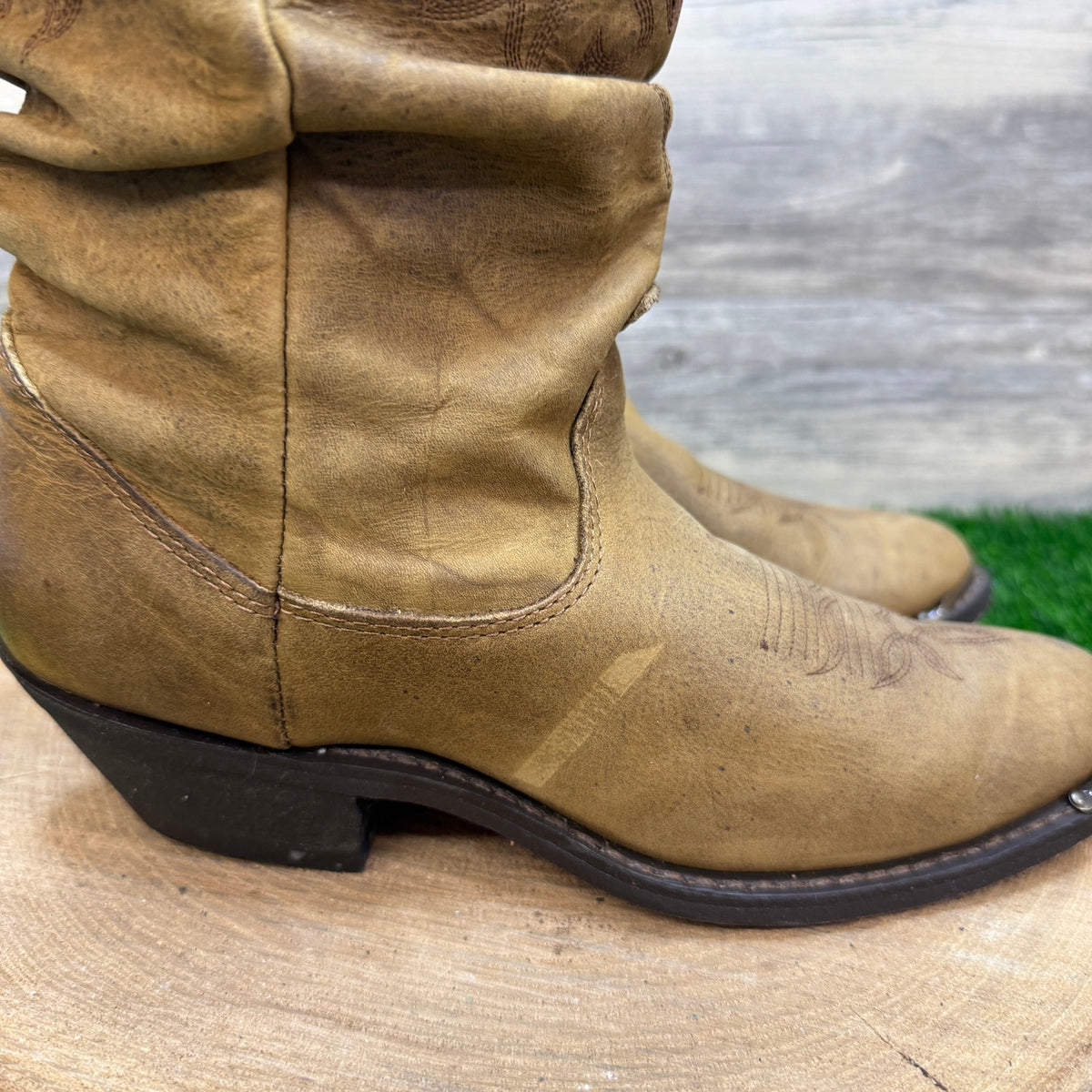 Dingo Women - Size 8.5M - Brown Slouch Toe Plate Cowboy Boots Style DI7542