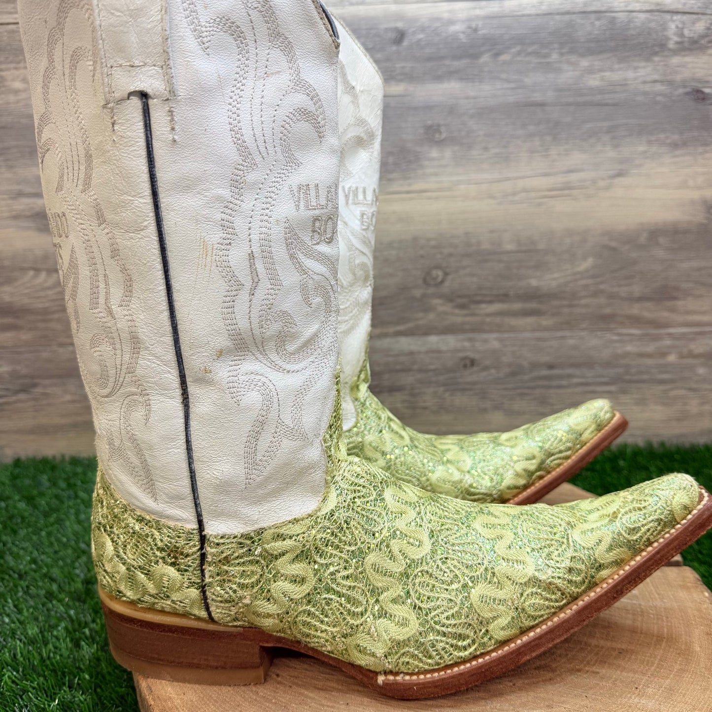Villalpando Women - Size 8.5 - White / Green Lace Pointed Mexico Cowboy  Boots