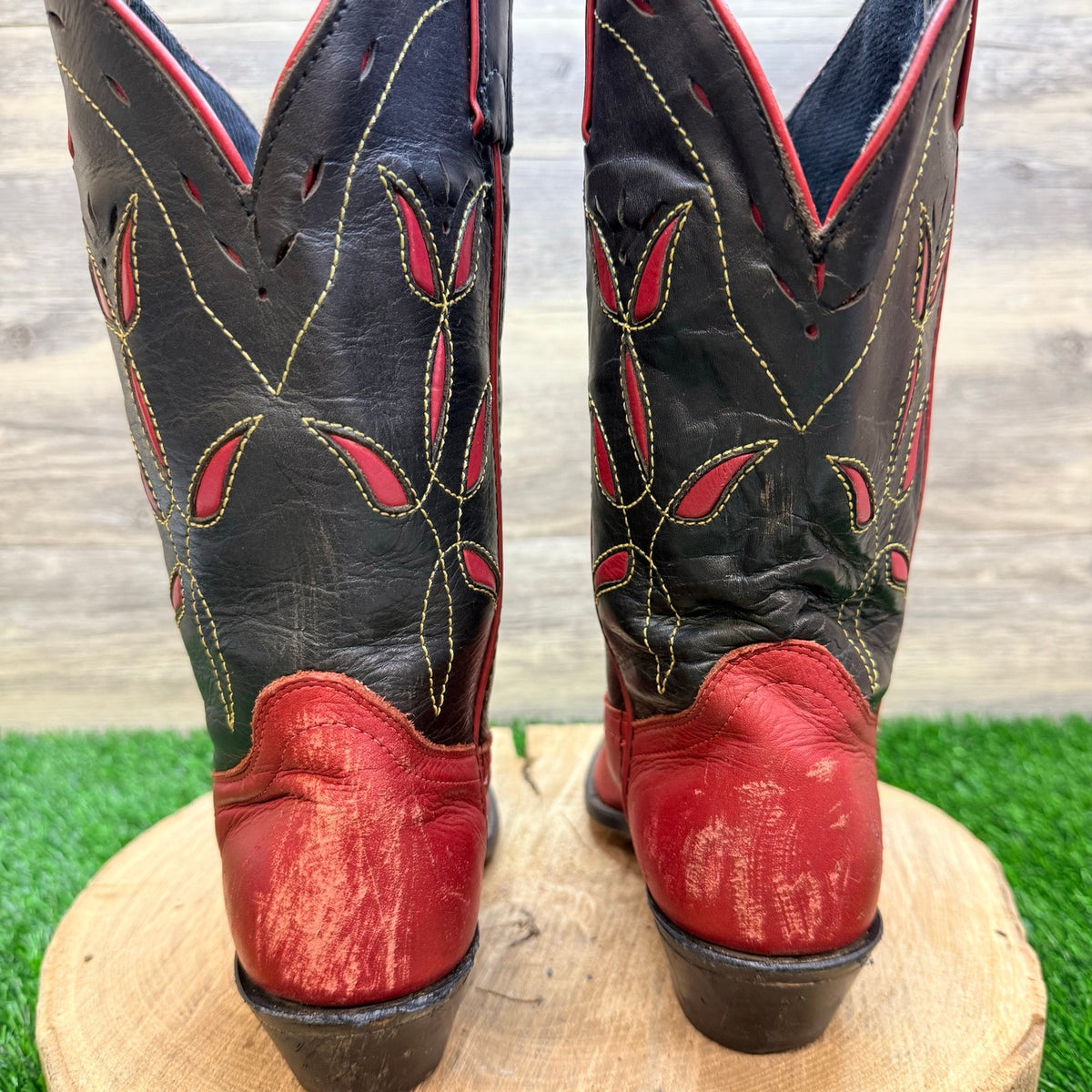 Laredo Women - Size 7M - Vintage Red / Black Flower Western Cowboy Boots