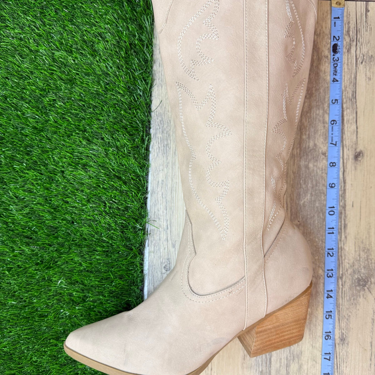 DV Women - Size 10 - Beige Faux Leather Boots Kezzy