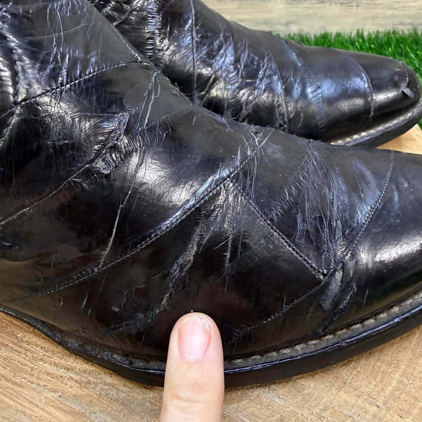 Montana Men - Size 9.5 - Vintage Black Eel Skin Western Cowboy Boots Style 7203
