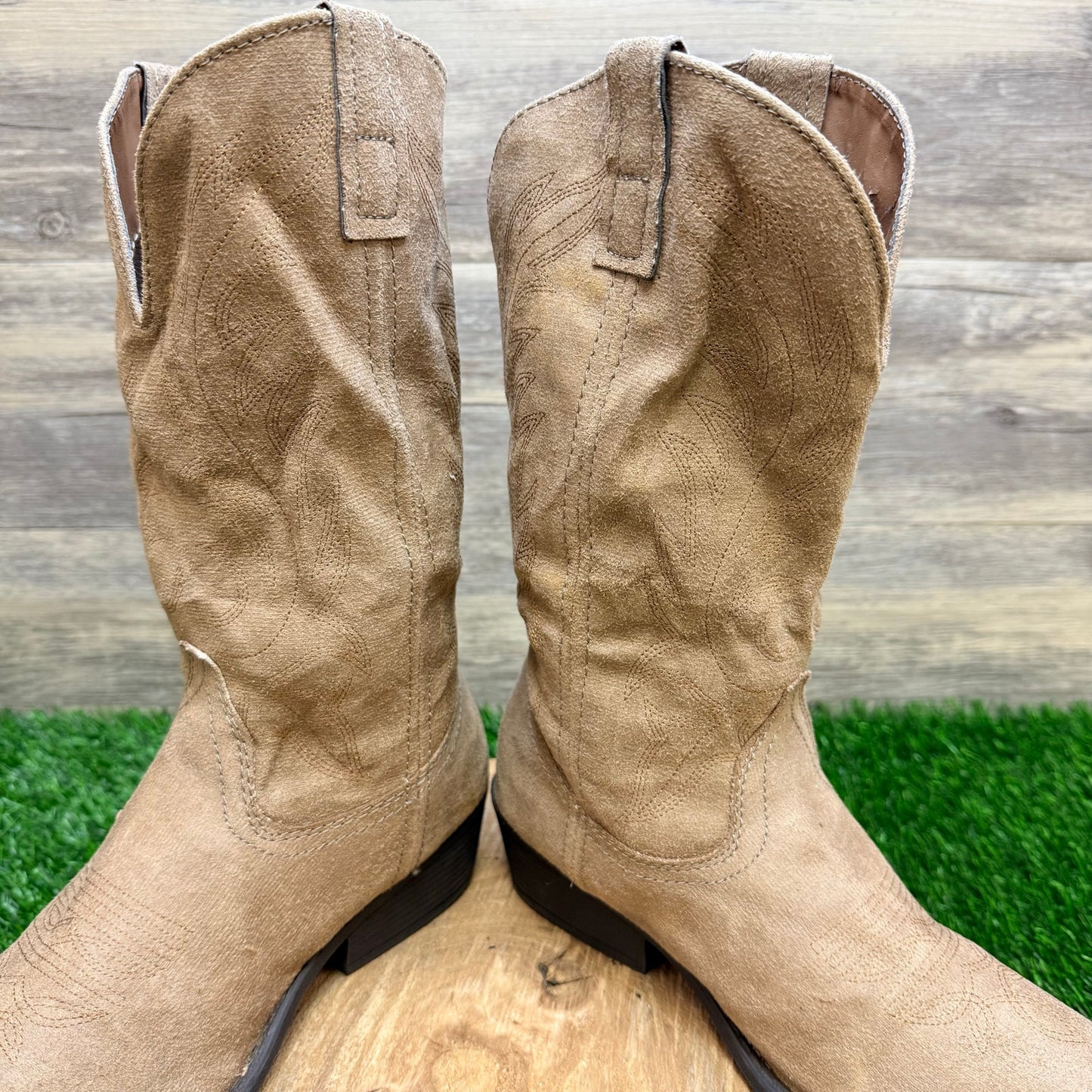 Rampage Women - Size 8M - Beige Faux Leather Cowboy Boots Walden 300301