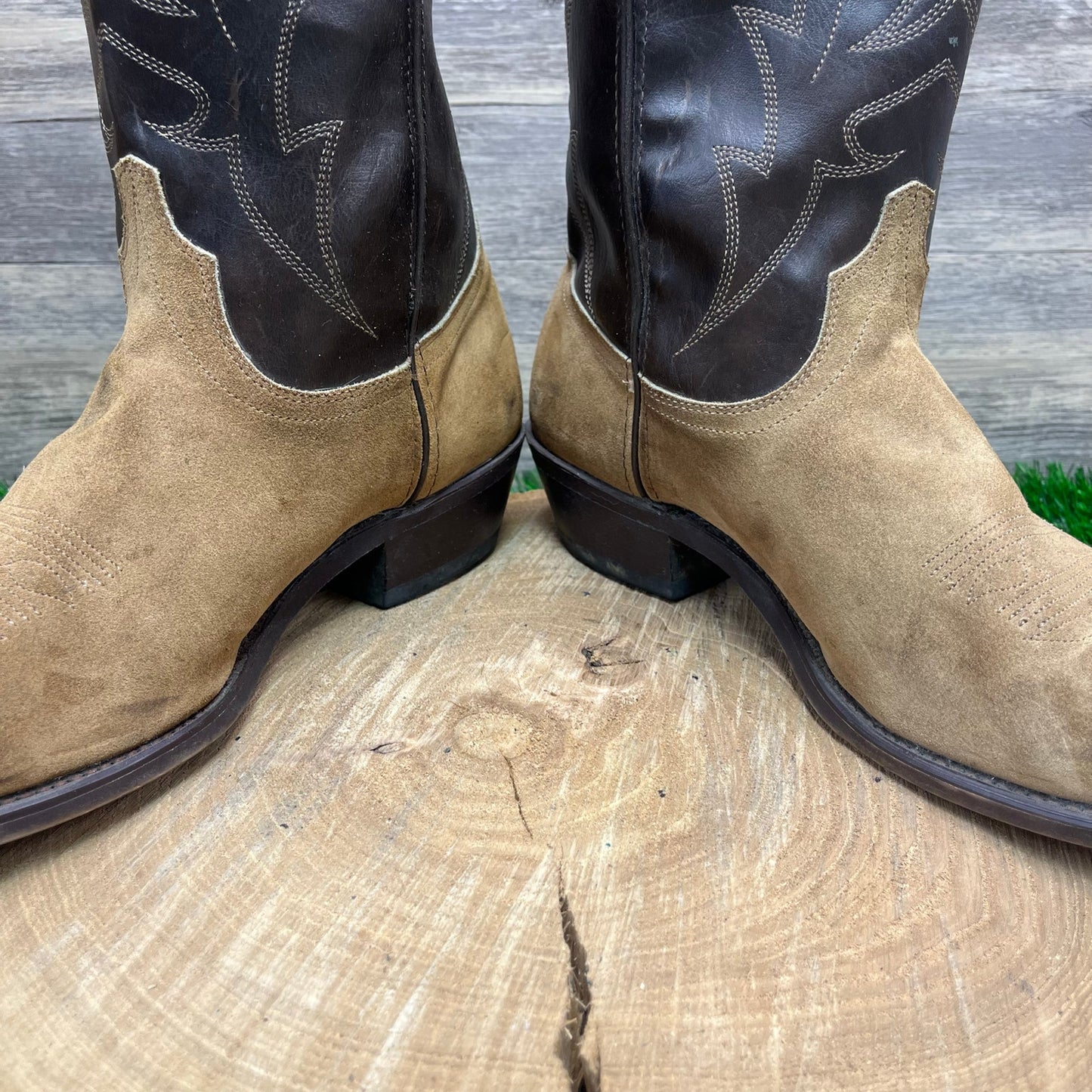 Laredo Men - Size 10.5D - Vintage Tan/Brown Suede Cowboy Boots Style 2413