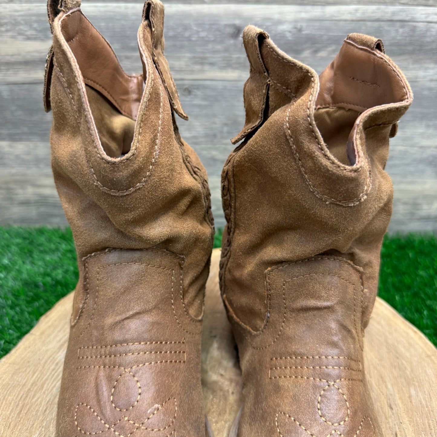 Rampage Women - Size 8.5M - Tan Soft Faux Leather Ankle Boots Style Saratoga