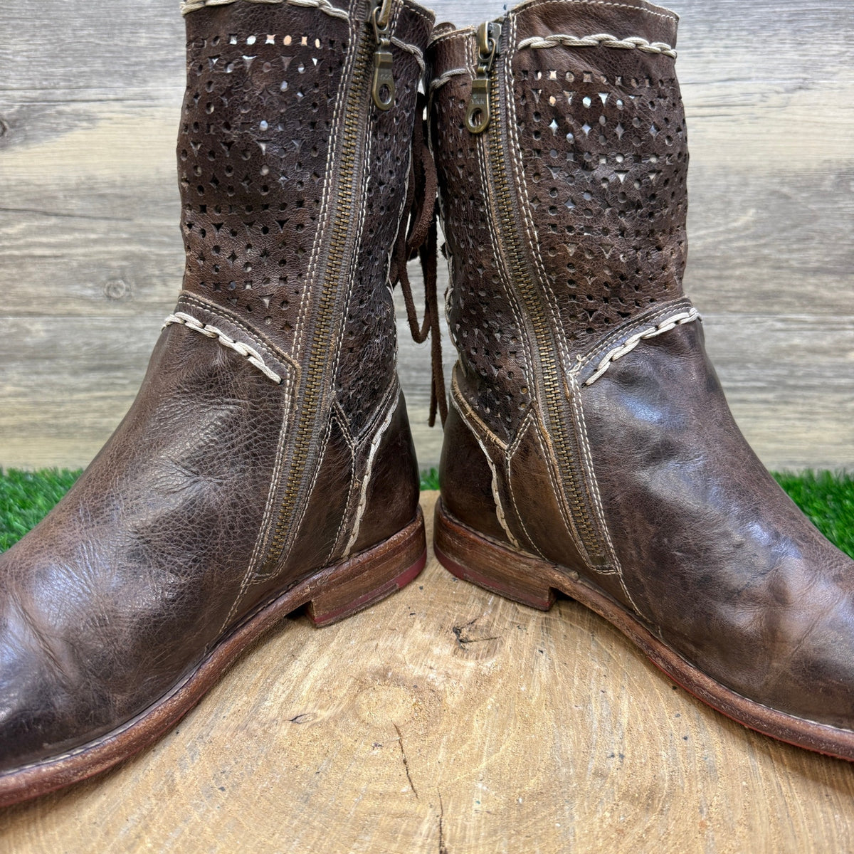 Bed Stu Women - Size 8.5 - Distressed Brown Cobbler Series Perforated Boots