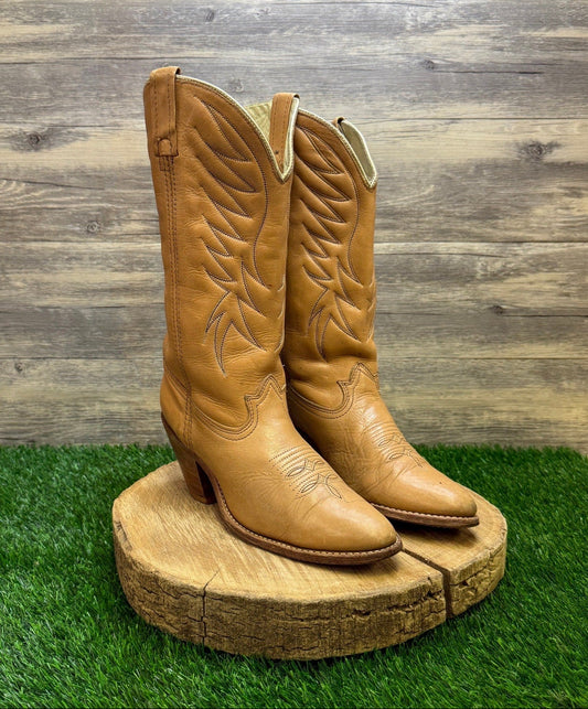 Dingo Women - Size 9.5 M - Vintage Tan Heeled Cowboy Boots Style 16953