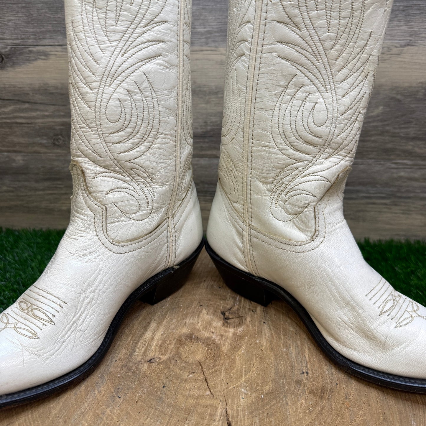 Code West Women - Size 6.5M - Vintage White Western Cowboy Boots Style 27526