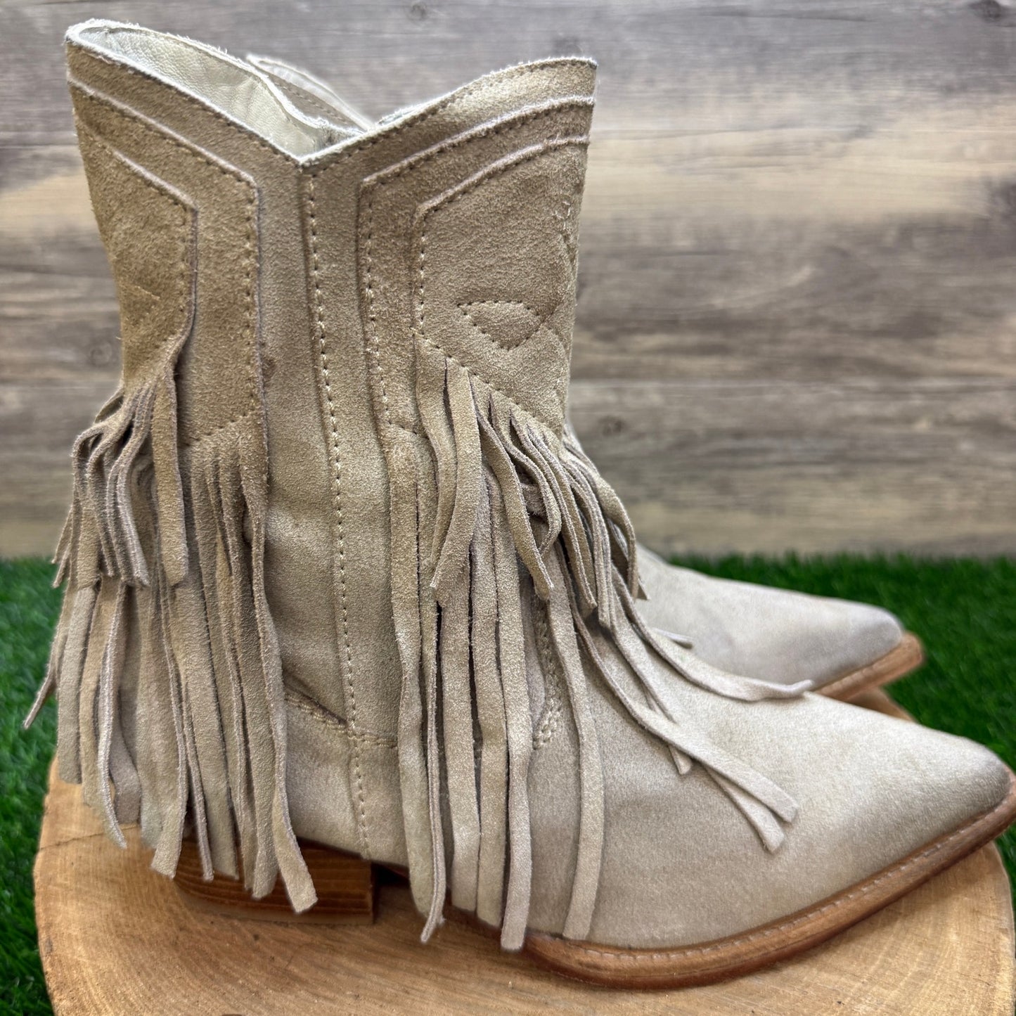 Free People Women - Size 11 - Light Gray Fringe Suede Ankle Boots Style 8391