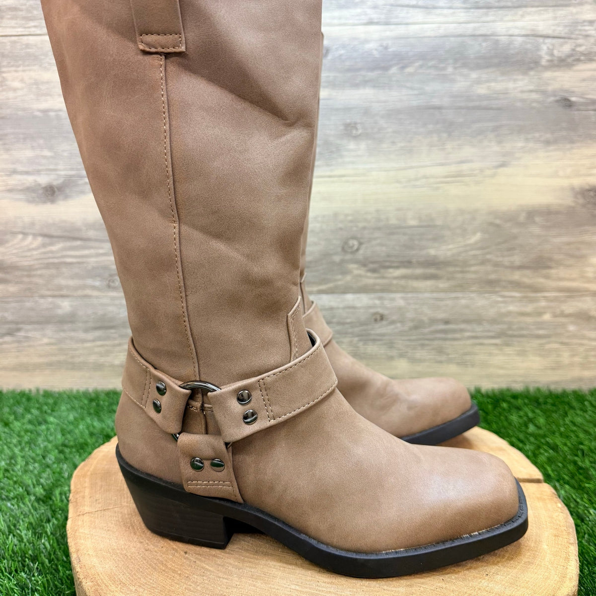 Time and Tru Women - Size 6 - Tan Faux Leather Moto Western Cowboy Boots 56491