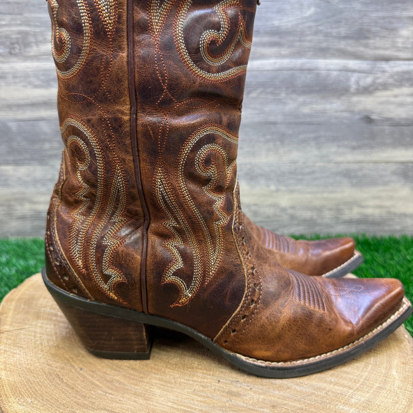 Ariat Women - Size 6B - Brown Heritage Snip Toe Cowboy Boots Style 10005908