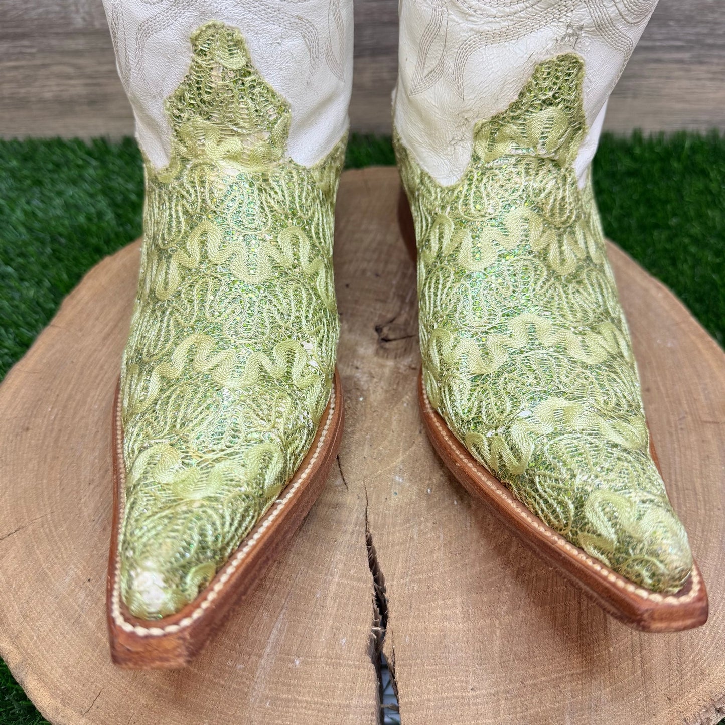 Villalpando Women - Size 8.5 - White / Green Lace Pointed Mexico Cowboy  Boots