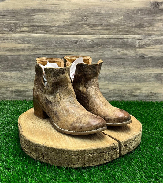 Diba True Women - Size 8.5 - Distressed Tan Ankle Boots