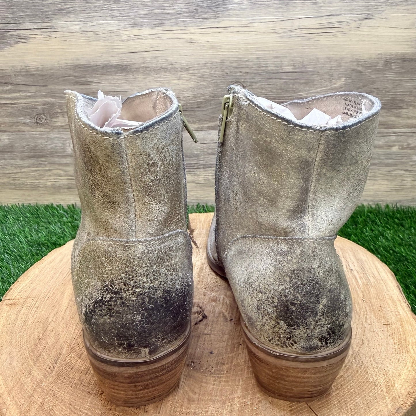 Diba True Women - Size 10 - Distressed Gray / Green Zipper Ankle Boots Plen Tee