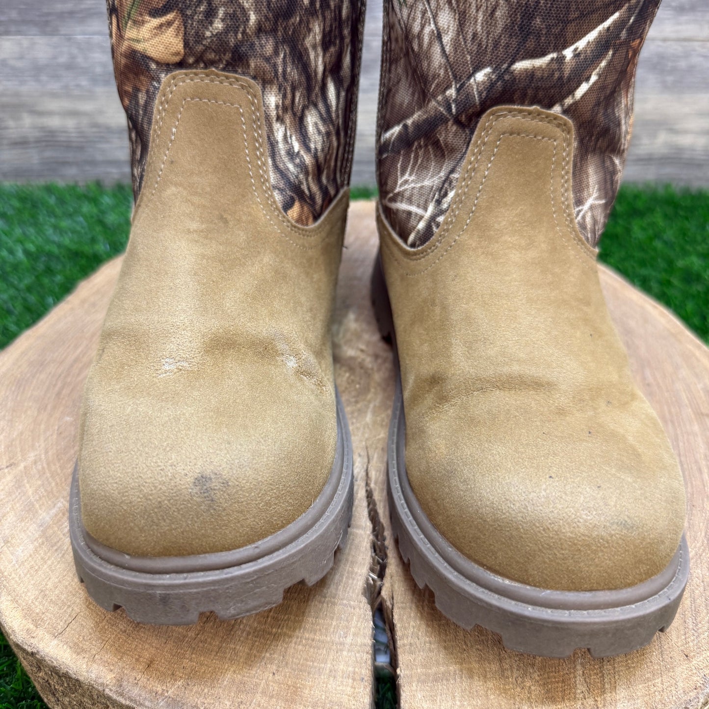 Academy Youth - Size 4D - Tan/Camo Zipper Boots Style 177701